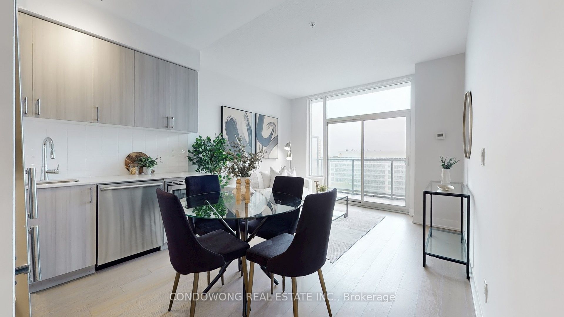 #904 - 7 Kenaston Gardens Property Photo 5