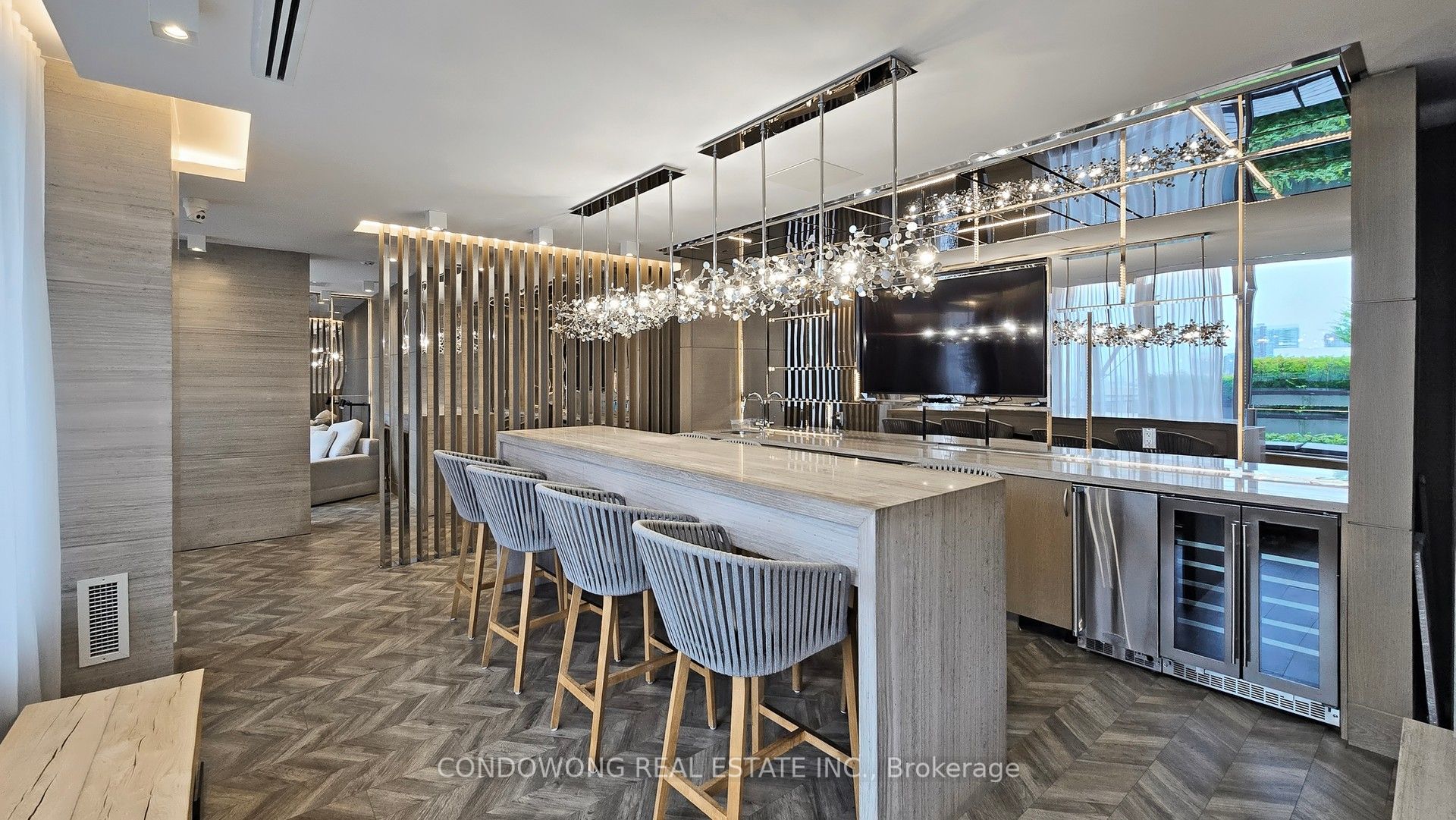#904 - 7 Kenaston Gardens Property Photo 18
