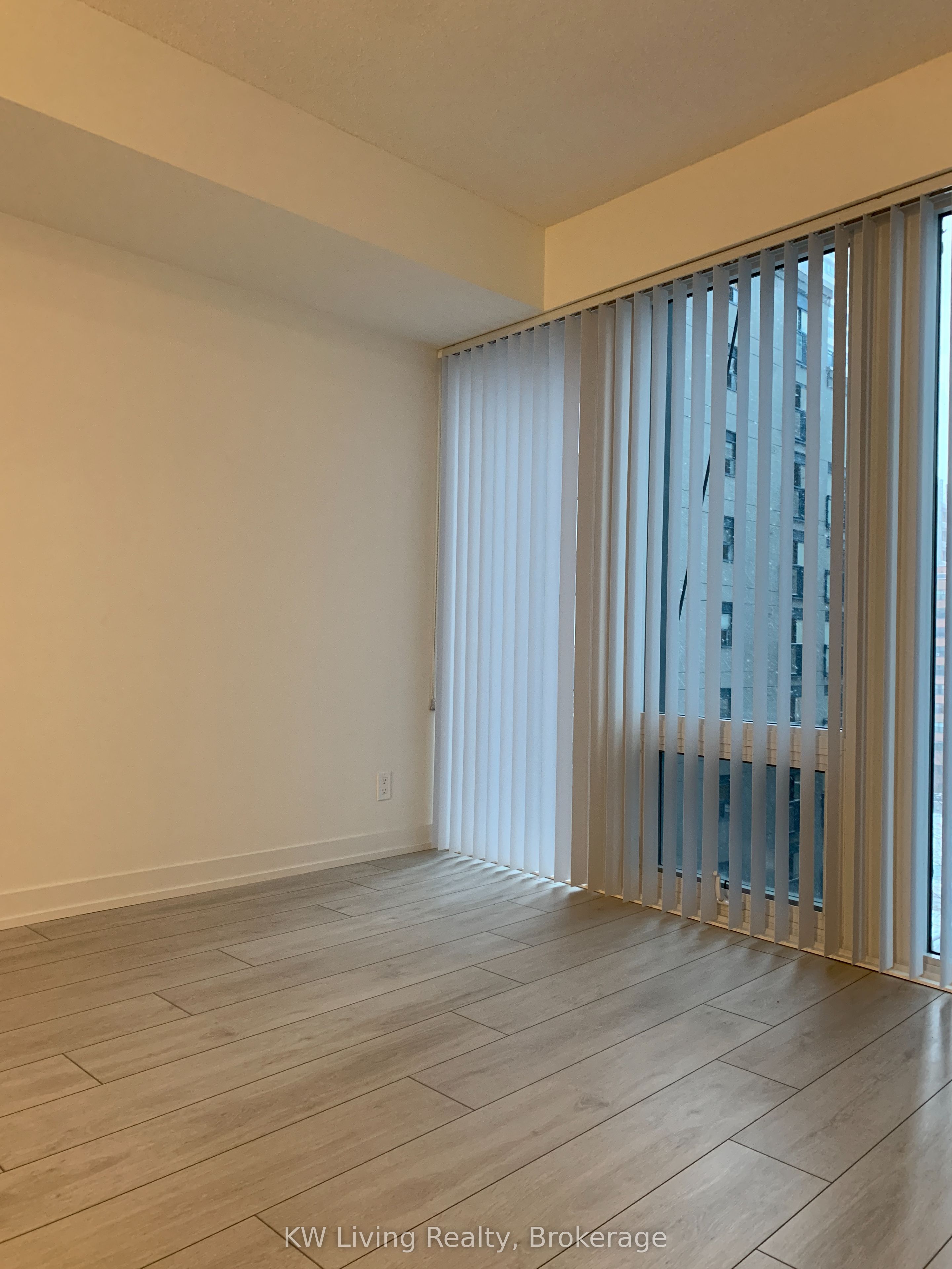 #701 - 60 Shuter Street Property Photo 4
