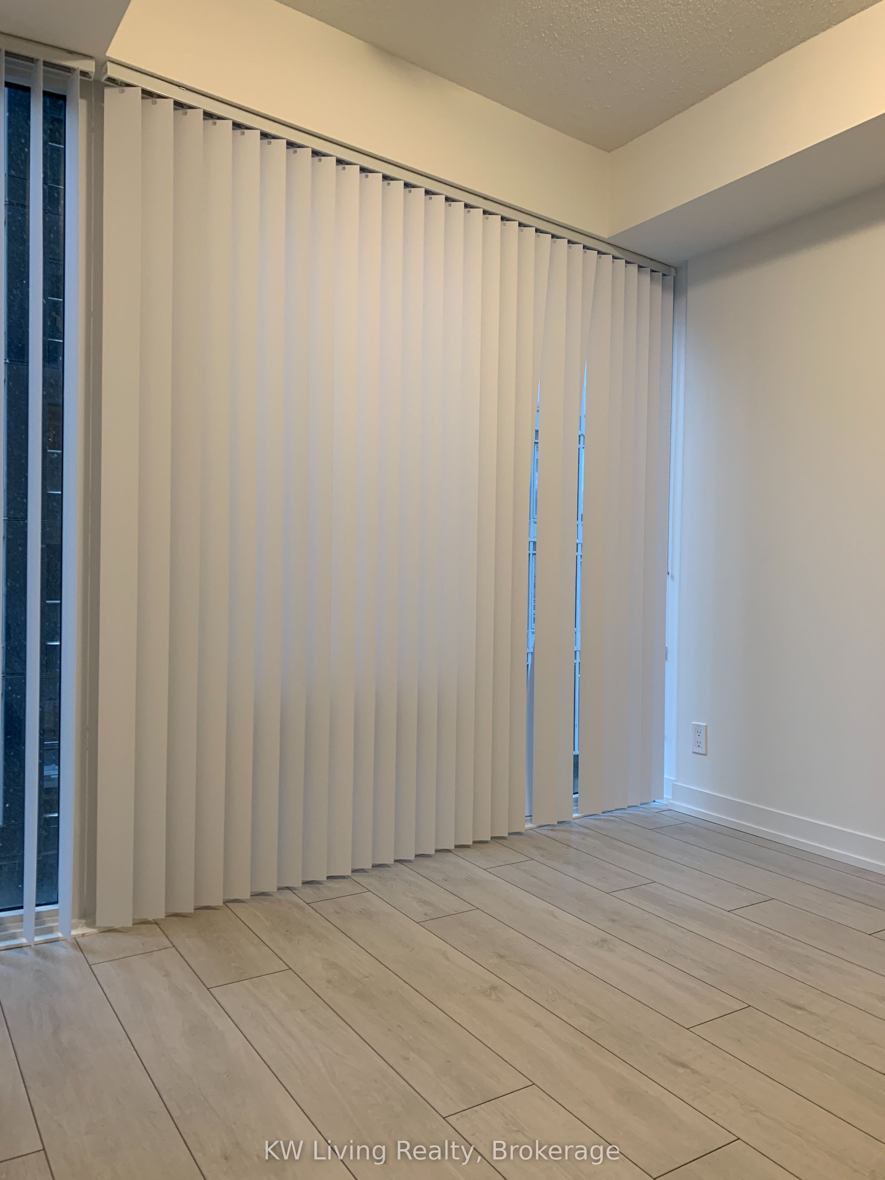 #701 - 60 Shuter Street Property Photo 5