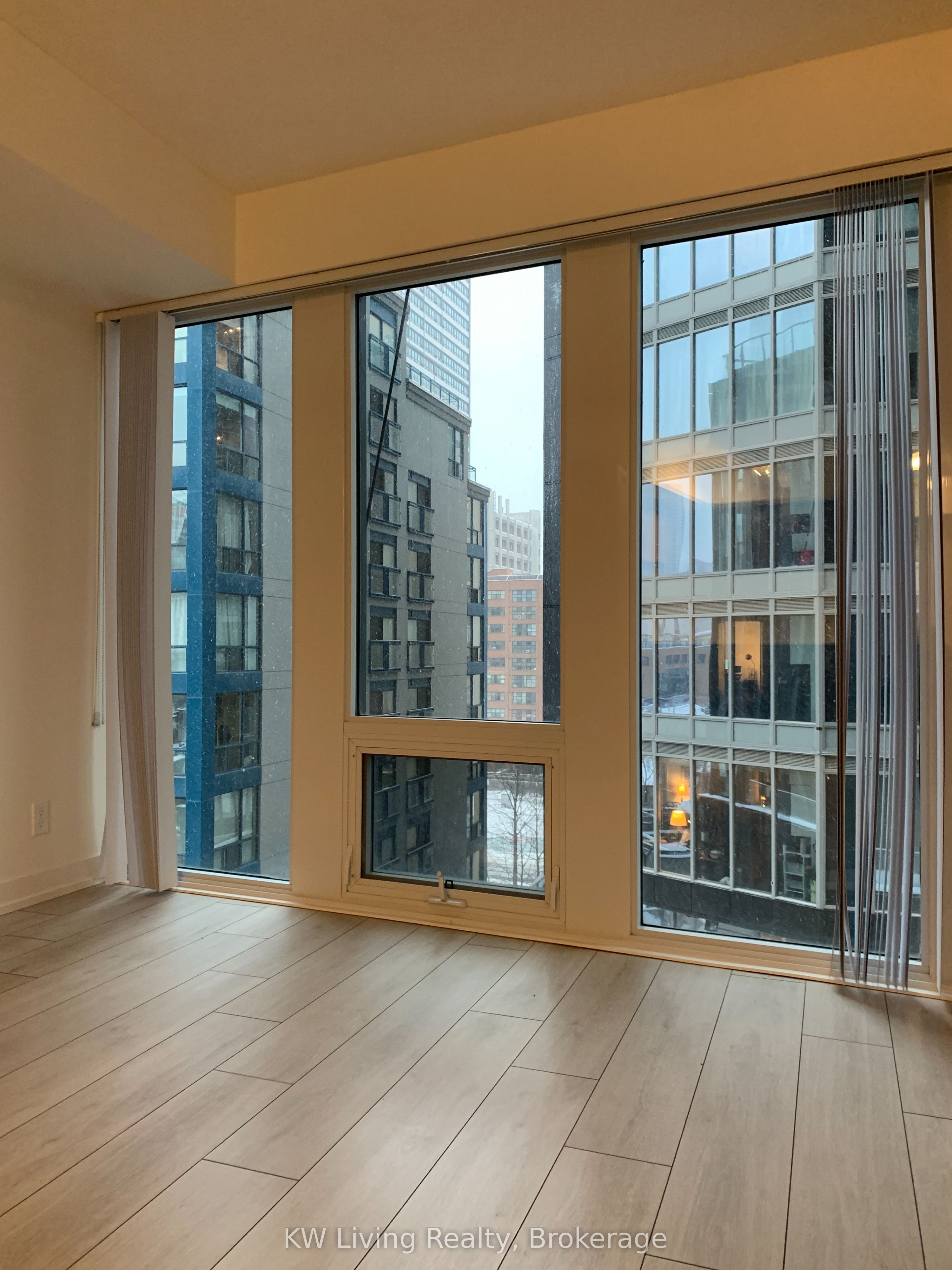 #701 - 60 Shuter Street Property Photo 9