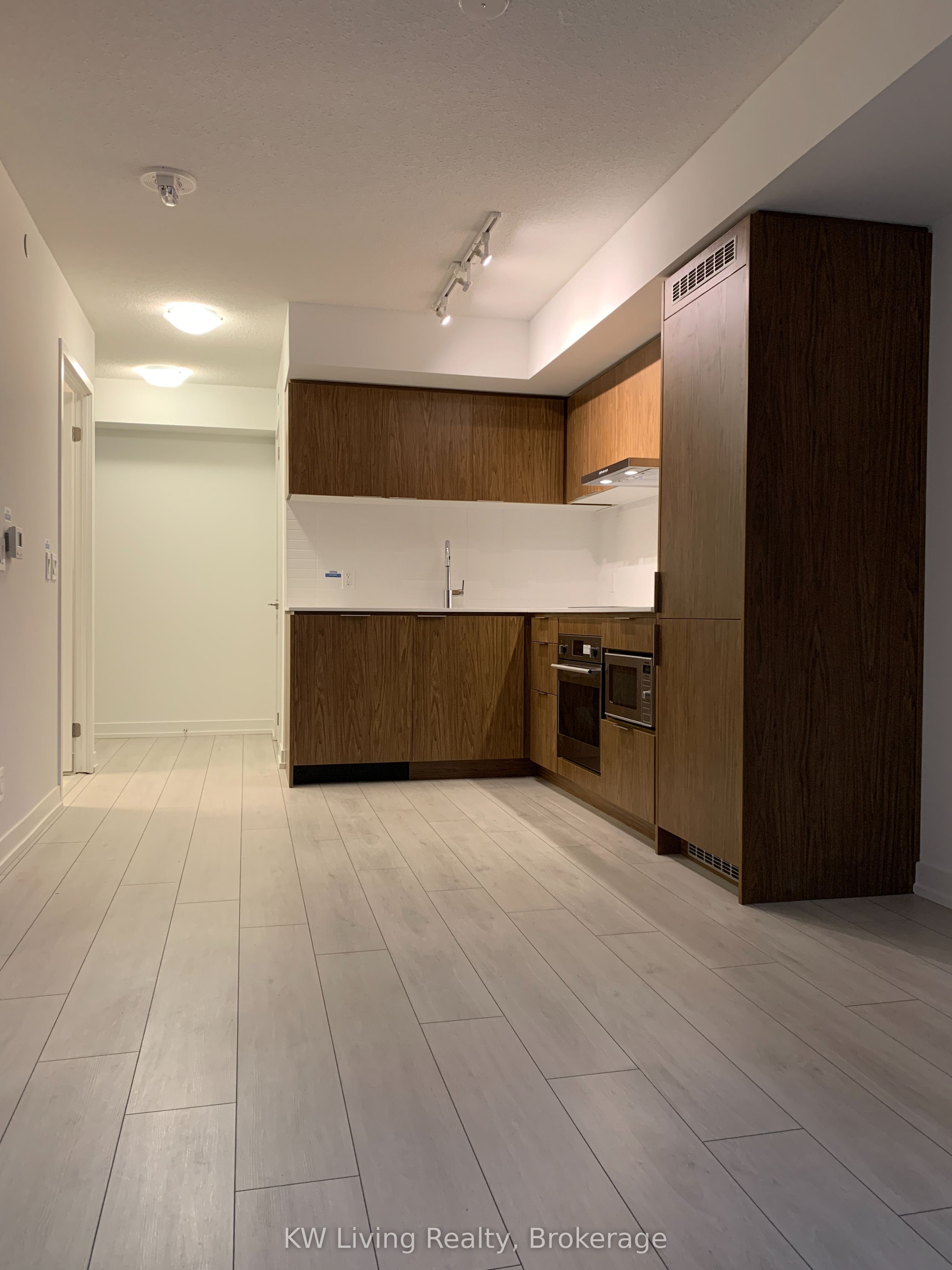 #701 - 60 Shuter Street Property Photo 14