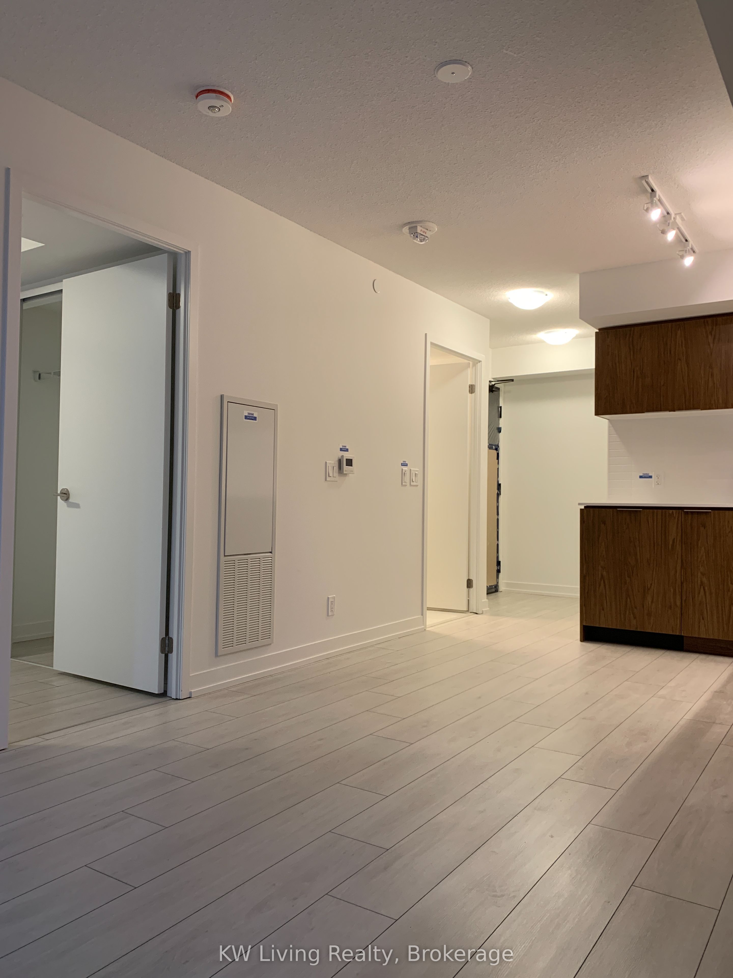 #701 - 60 Shuter Street Property Photo 15