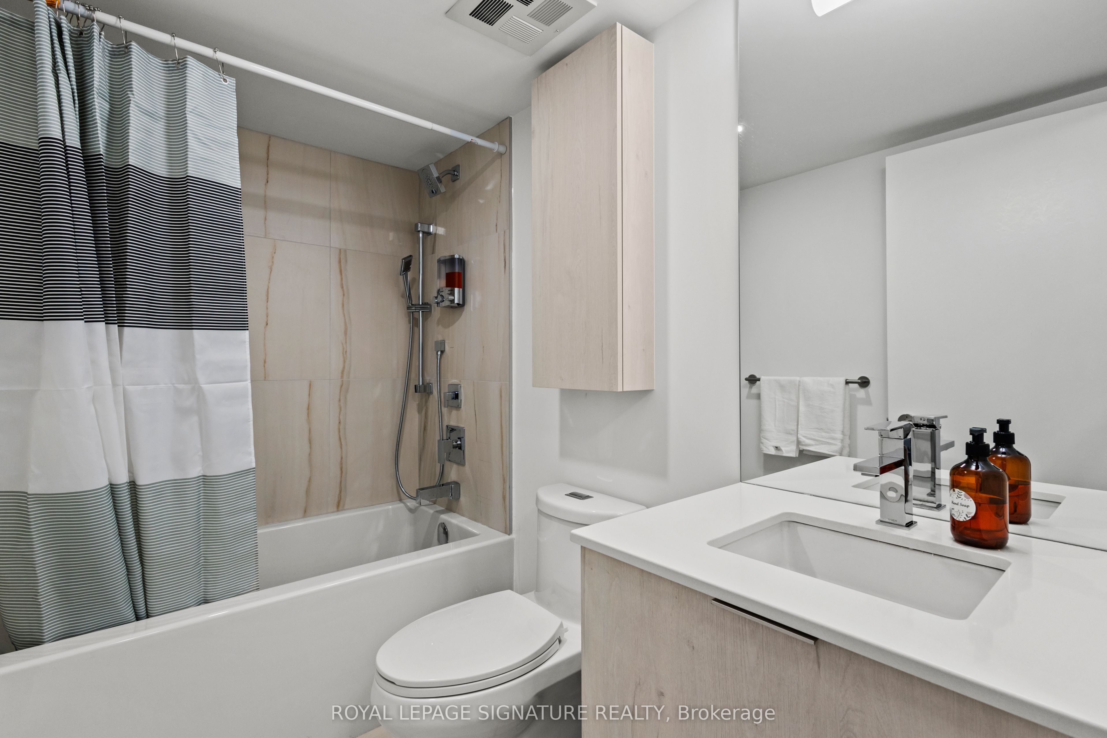 #405 - 47 Mutual St Street Property Photo 11