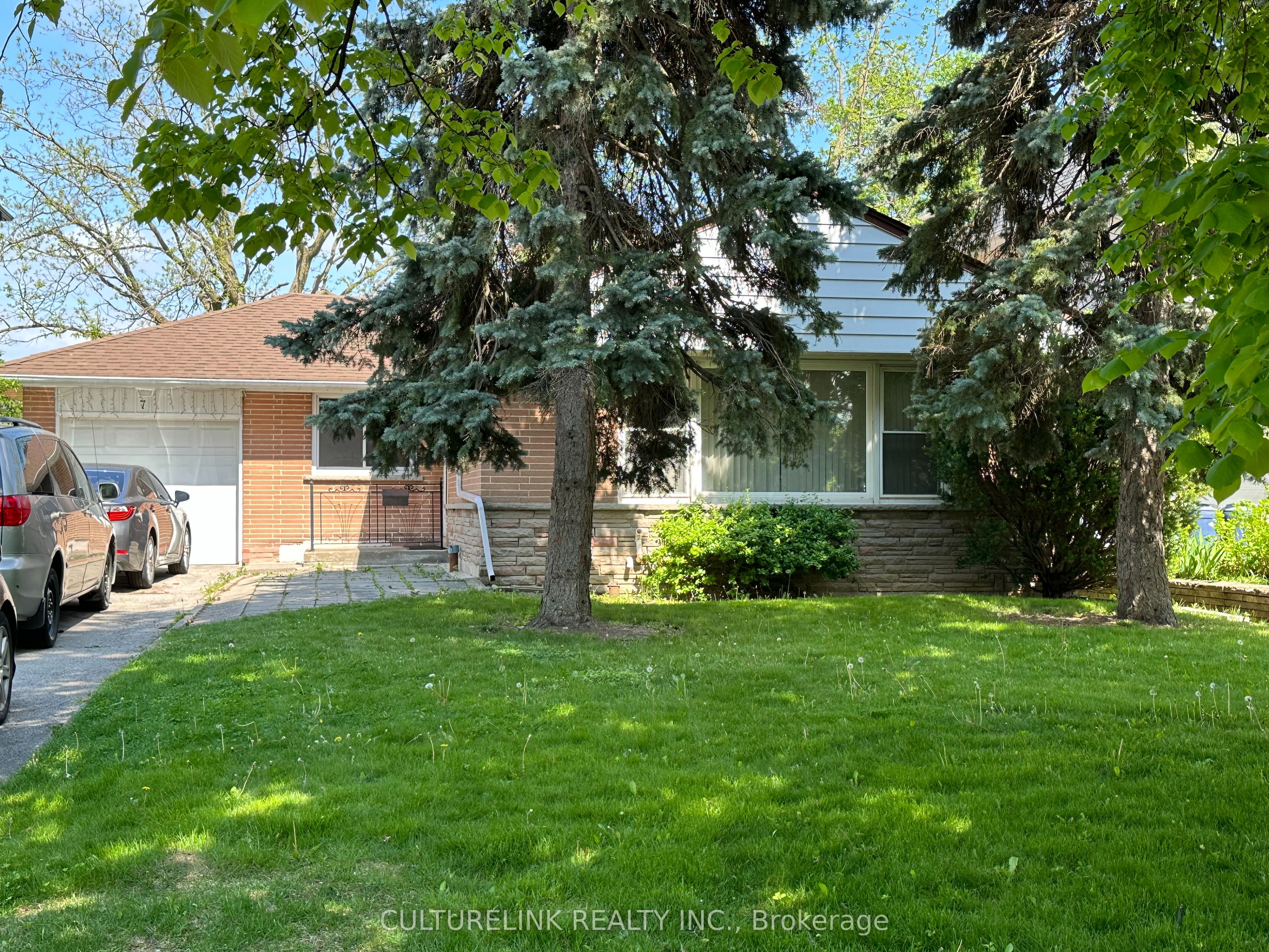 #1 Bedroom - 7 Millgate Crescent Property Photo 1