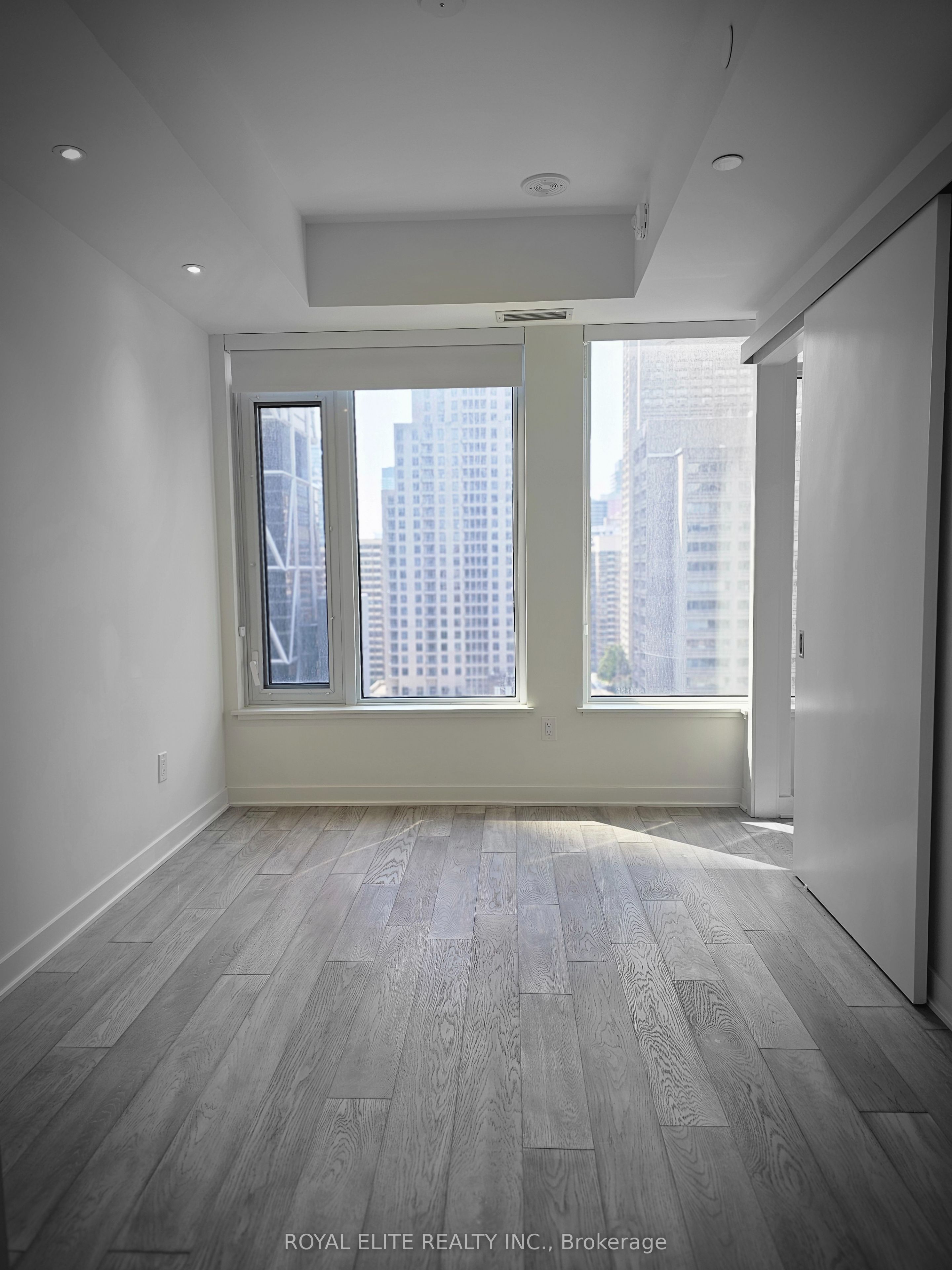 #1212 - 11 Yorkville Avenue Property Photo 19