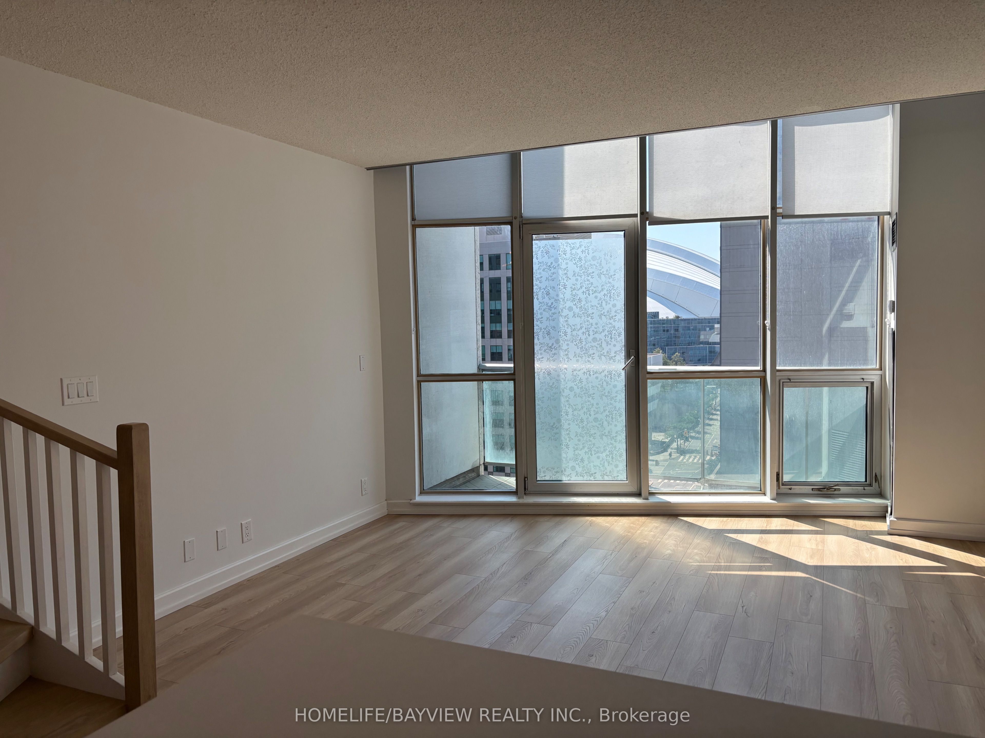 #1114 - 36 Blue Jays Way Property Photo 5