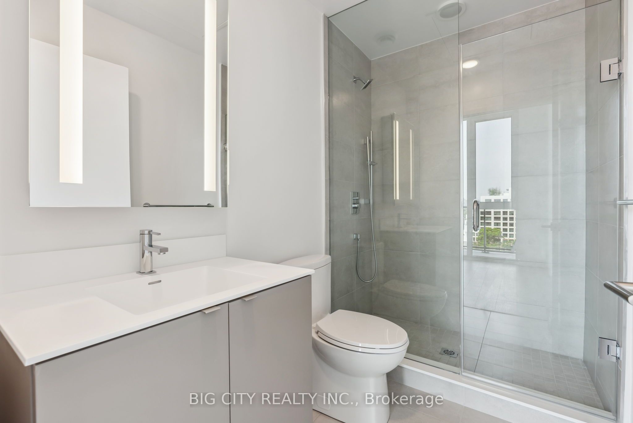 #813 - 500 Dupont Street Property Photo 20