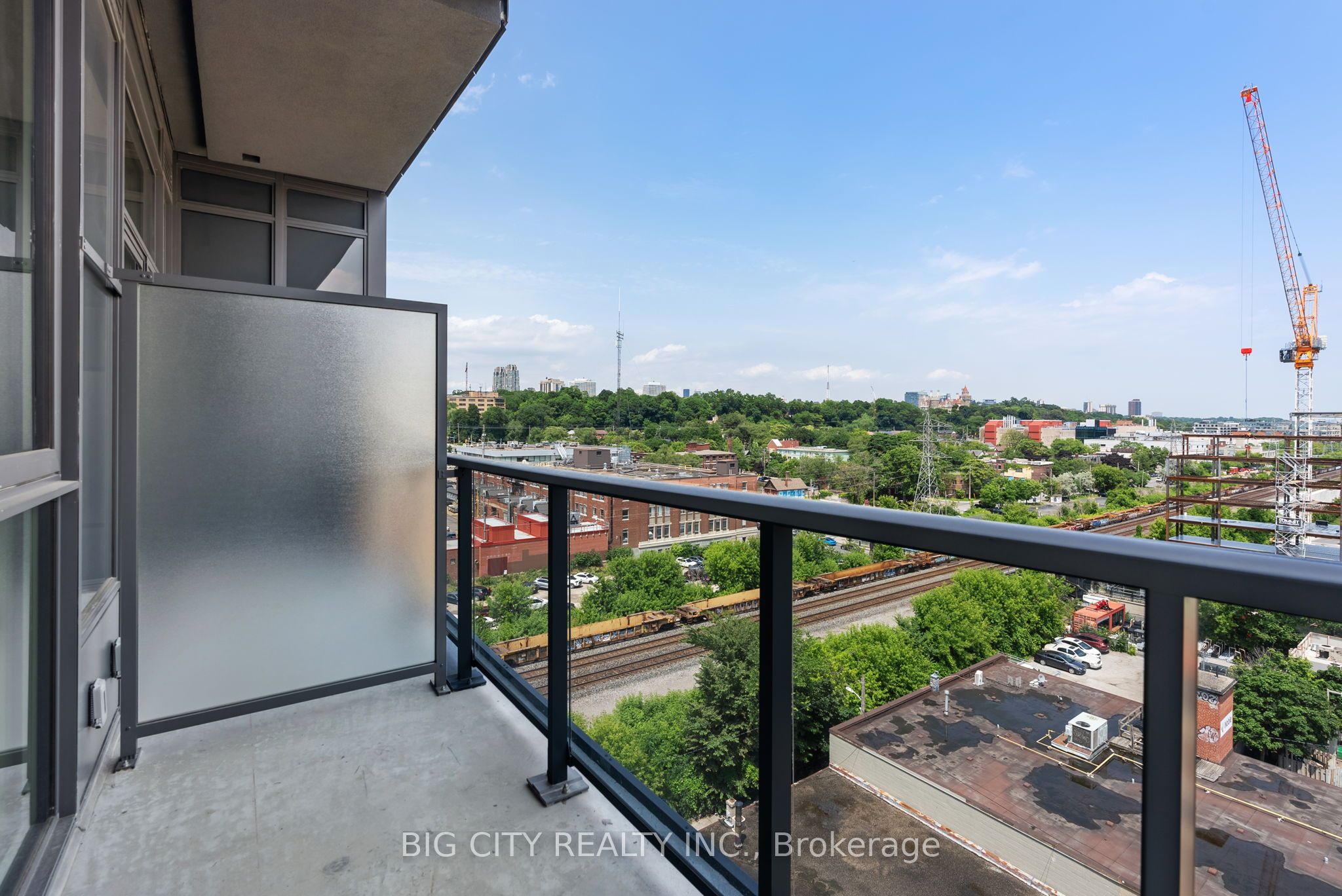 #813 - 500 Dupont Street Property Photo 24