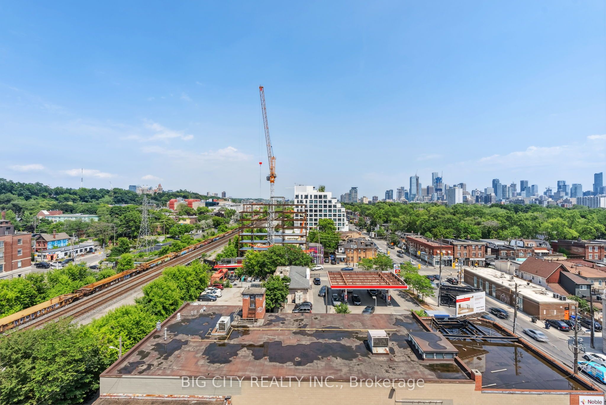 #813 - 500 Dupont Street Property Photo 26