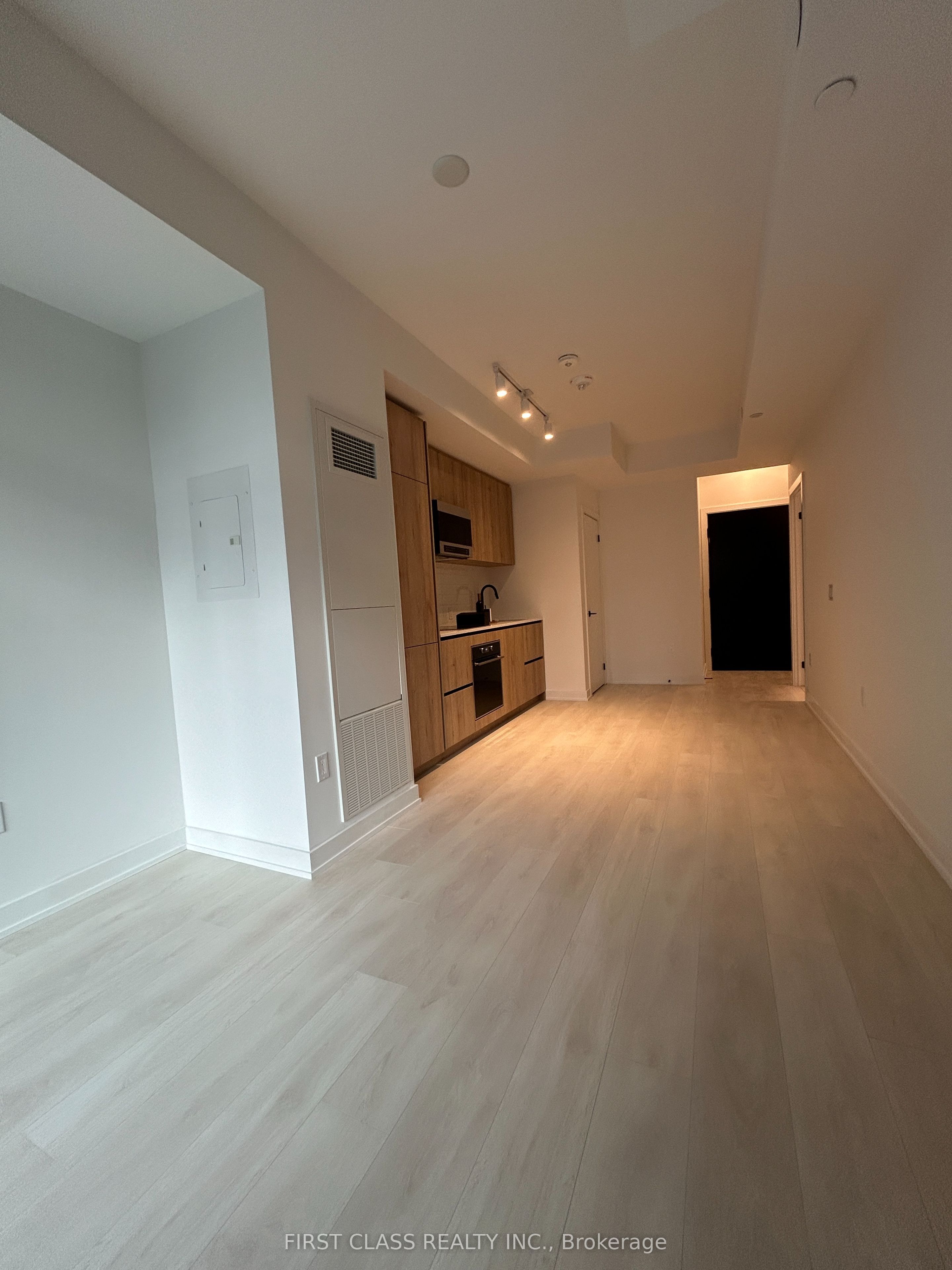 #1603 - 127 Broadway Avenue Property Photo 10