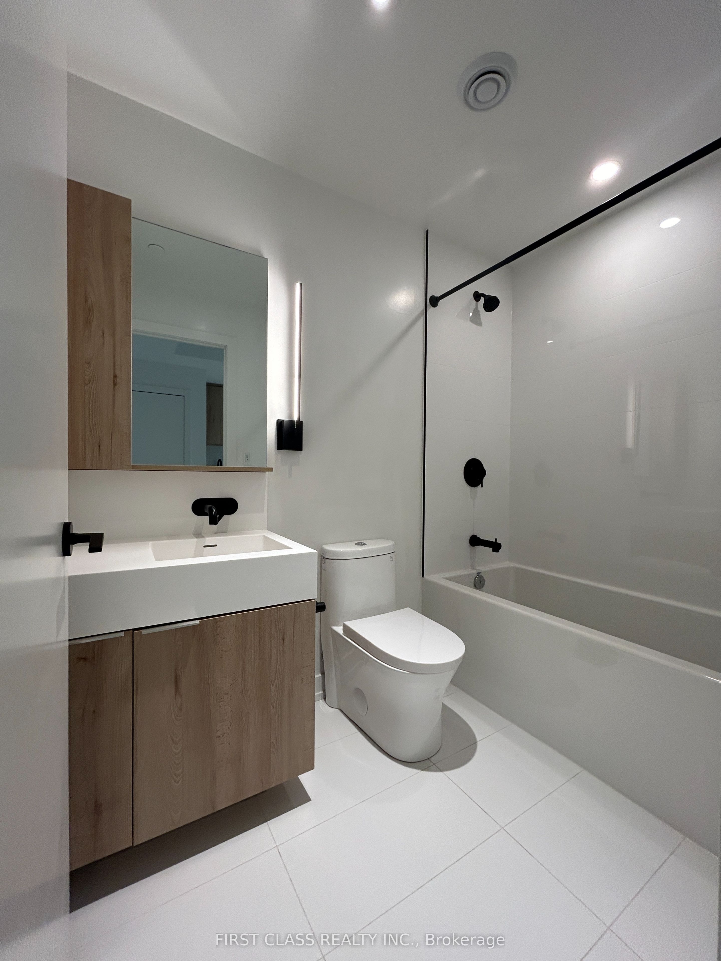 #1603 - 127 Broadway Avenue Property Photo 16
