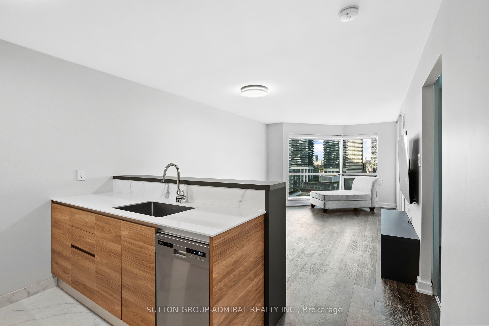 #1910 - 10 Yonge Street Property Photo 2