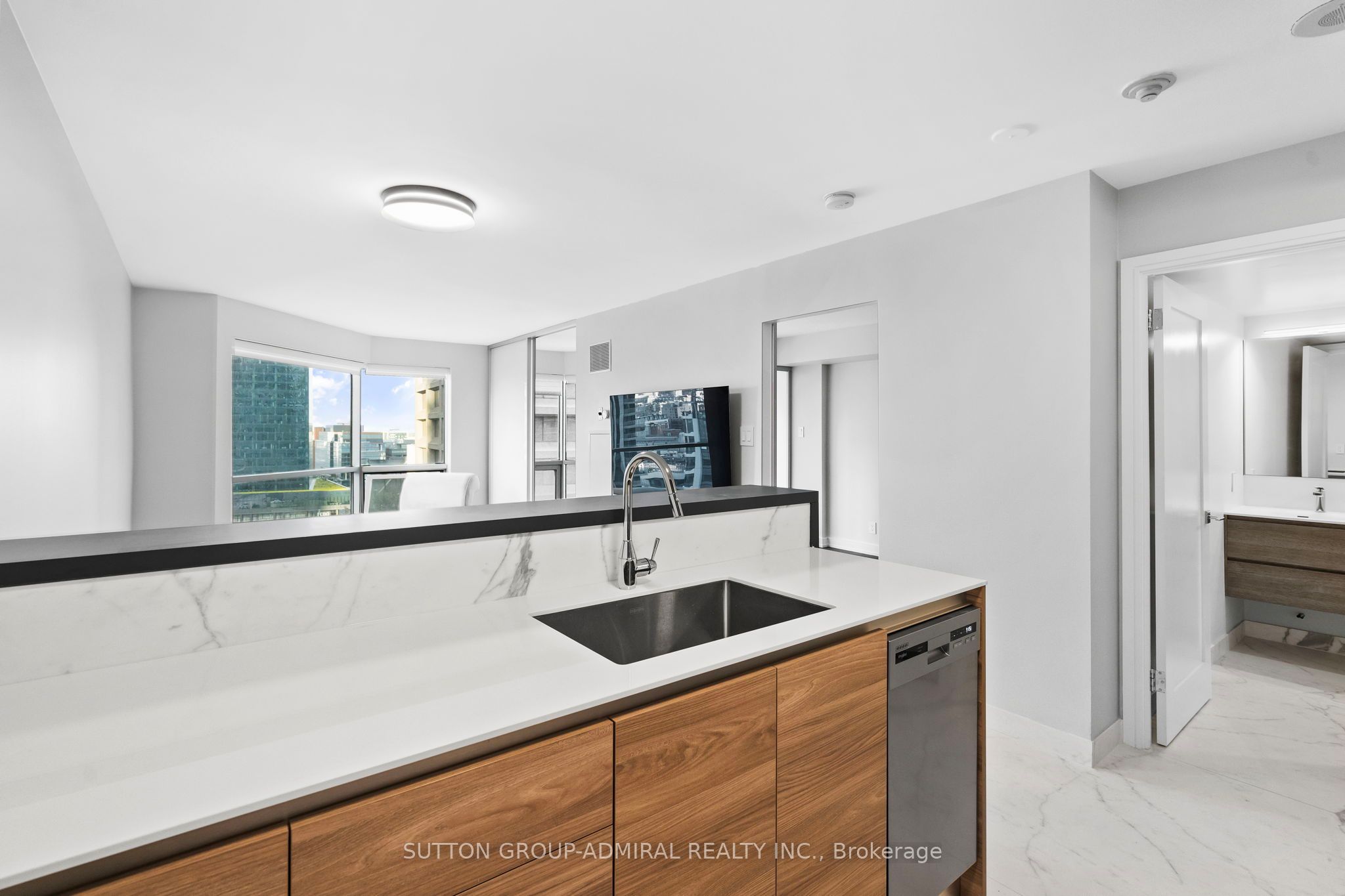 #1910 - 10 Yonge Street Property Photo 4