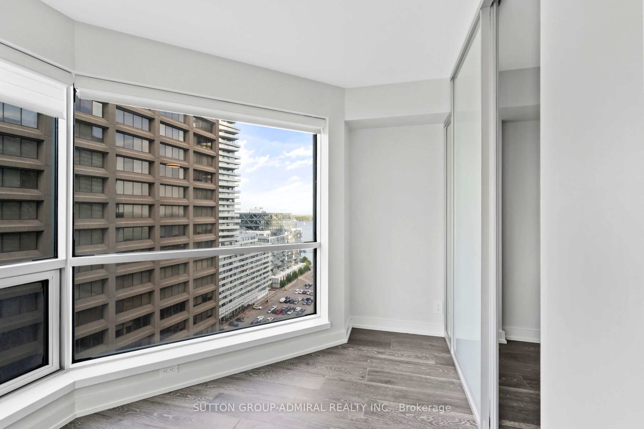 #1910 - 10 Yonge Street Property Photo 6