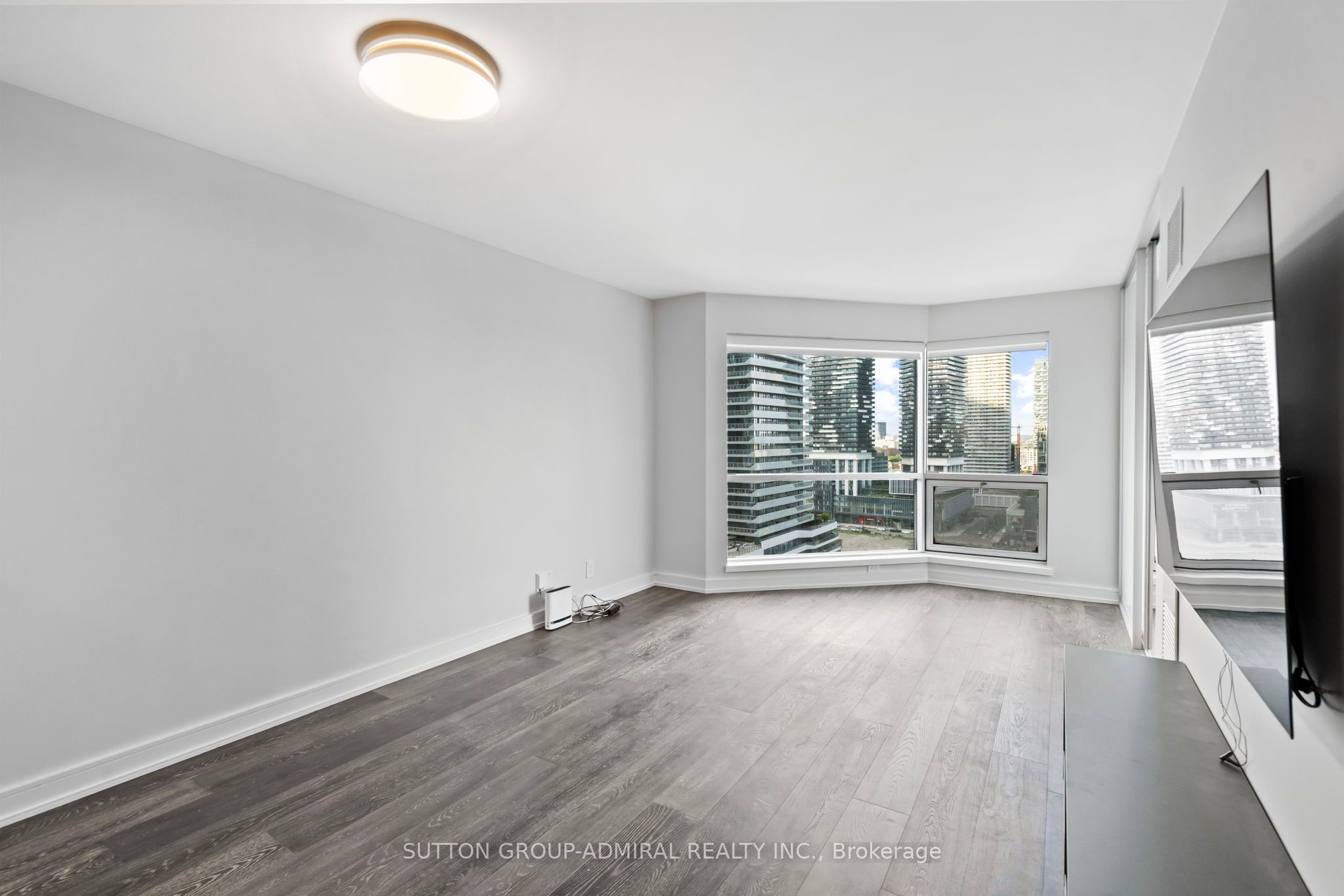 #1910 - 10 Yonge Street Property Photo 9