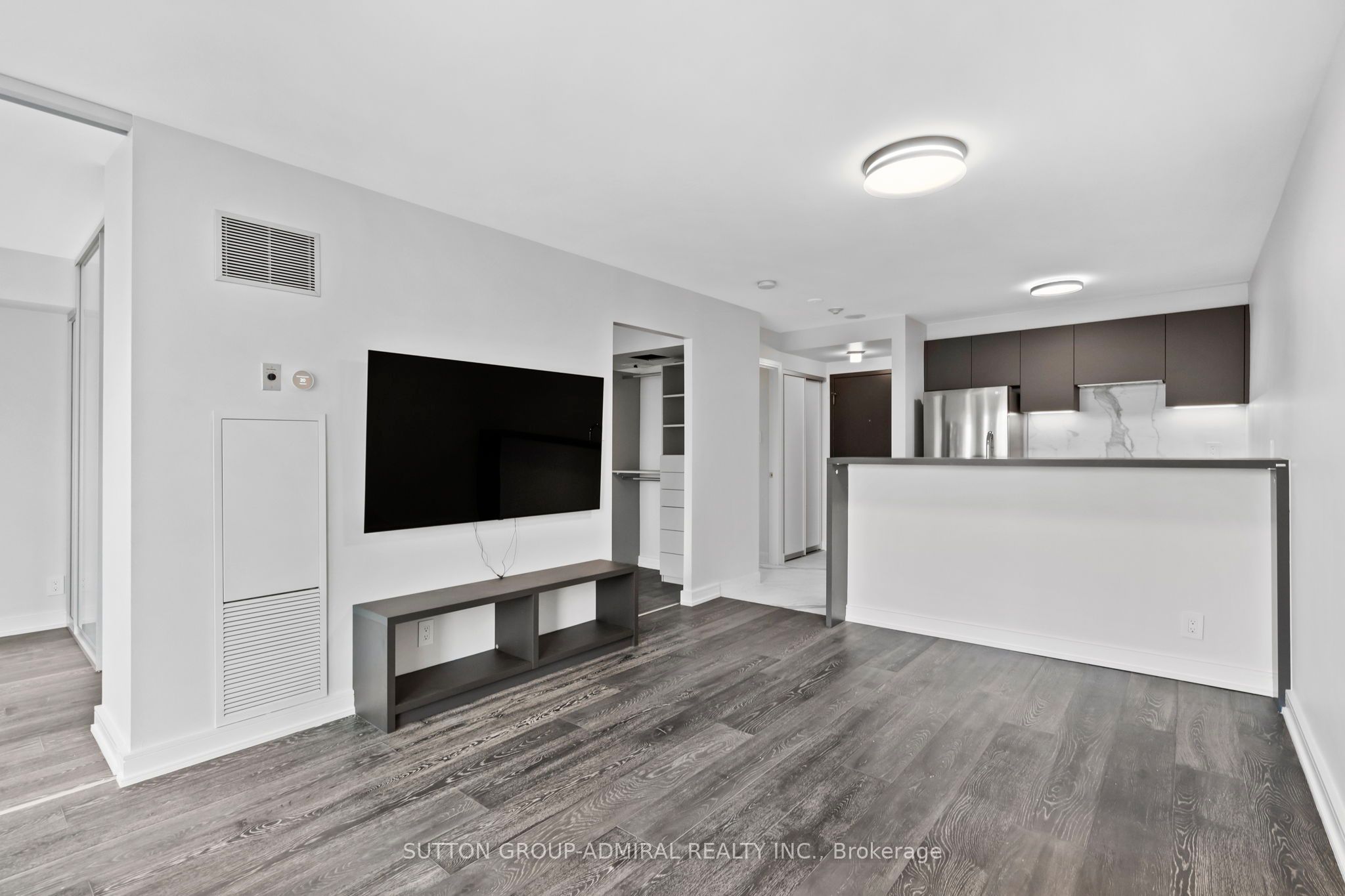 #1910 - 10 Yonge Street Property Photo 11