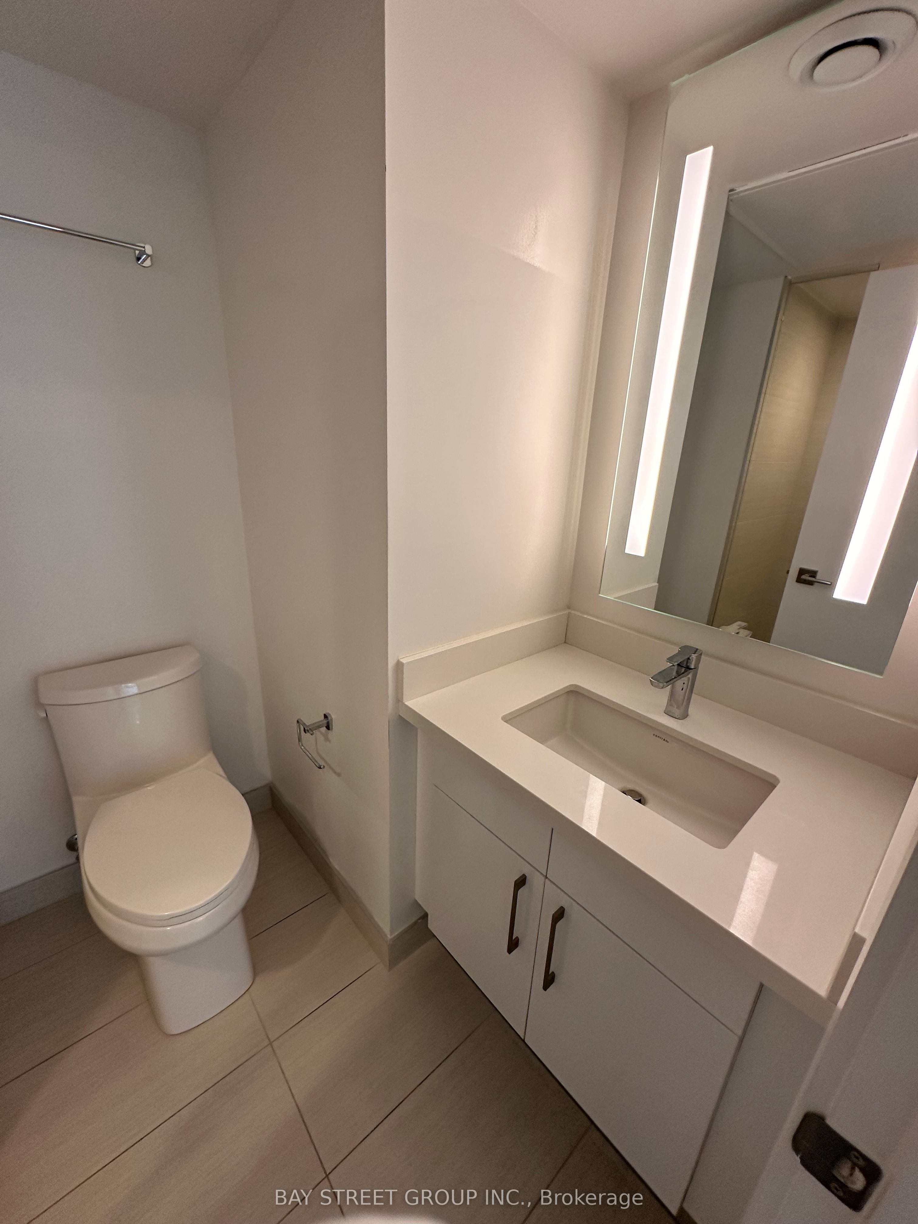 #1709 - 188 Cumberland Street Property Photo 5