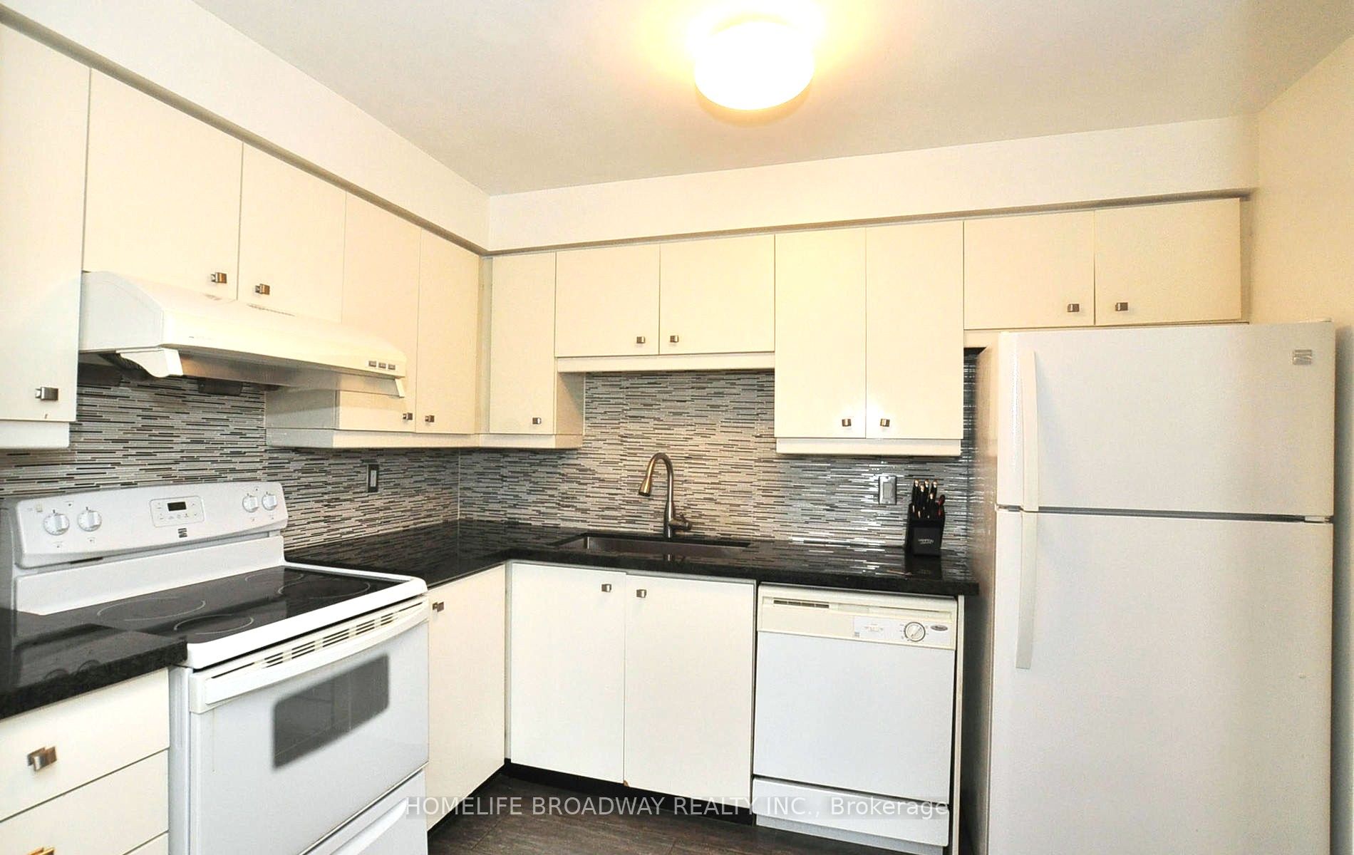 #707 - 298 Jarvis Street Property Photo 6