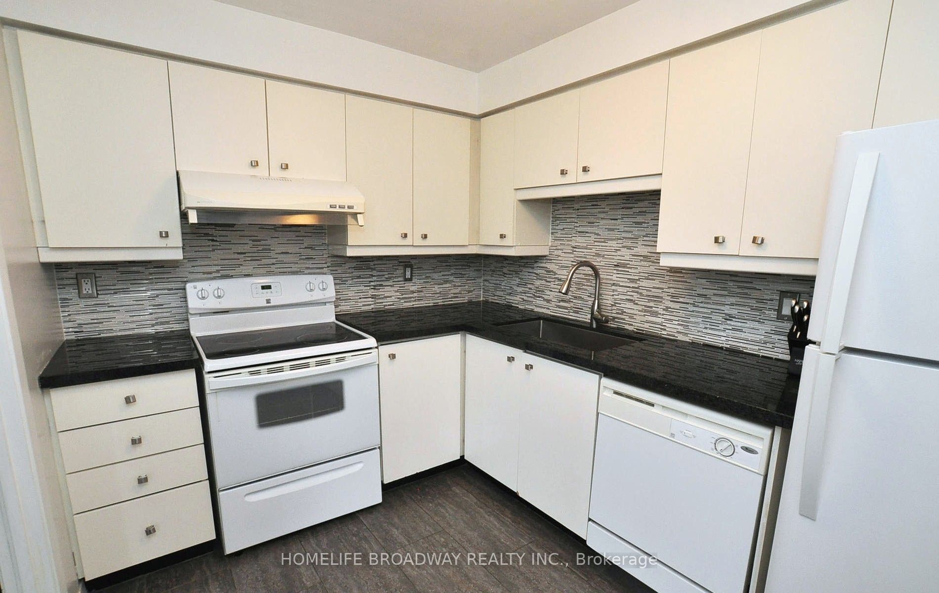 #707 - 298 Jarvis Street Property Photo 8