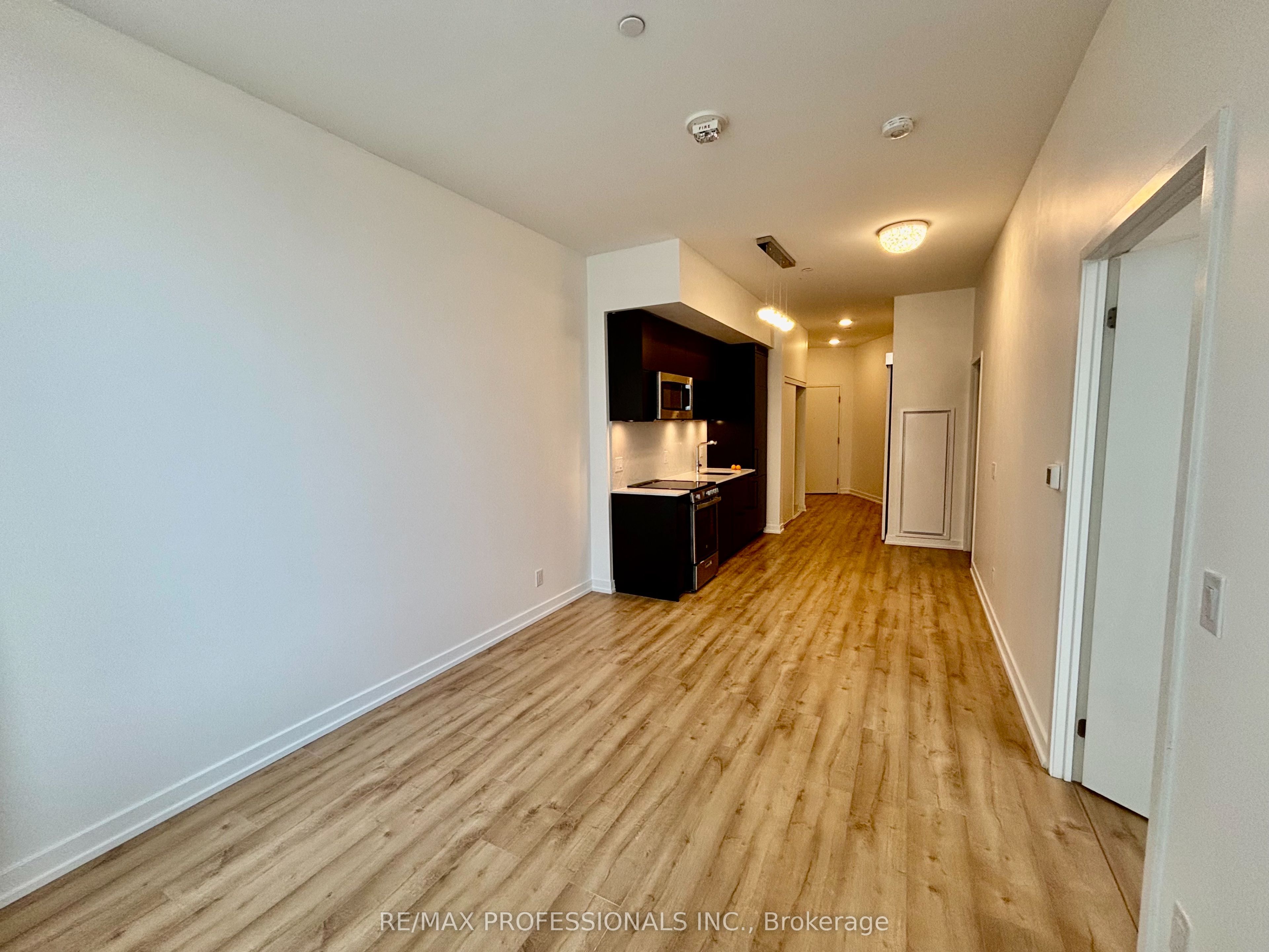 #710 - 135 East Liberty Street Property Photo 2