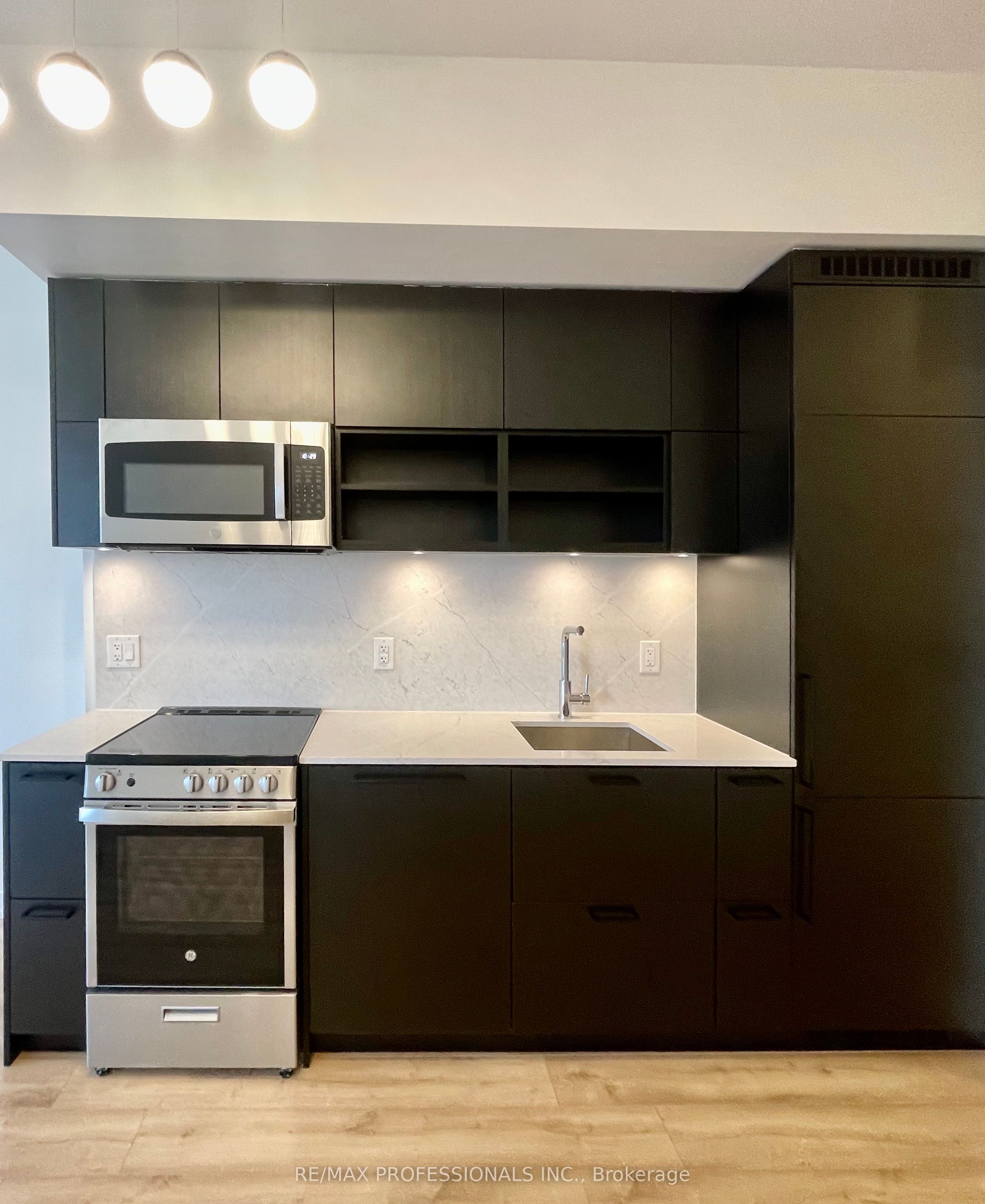 #710 - 135 East Liberty Street Property Photo 6
