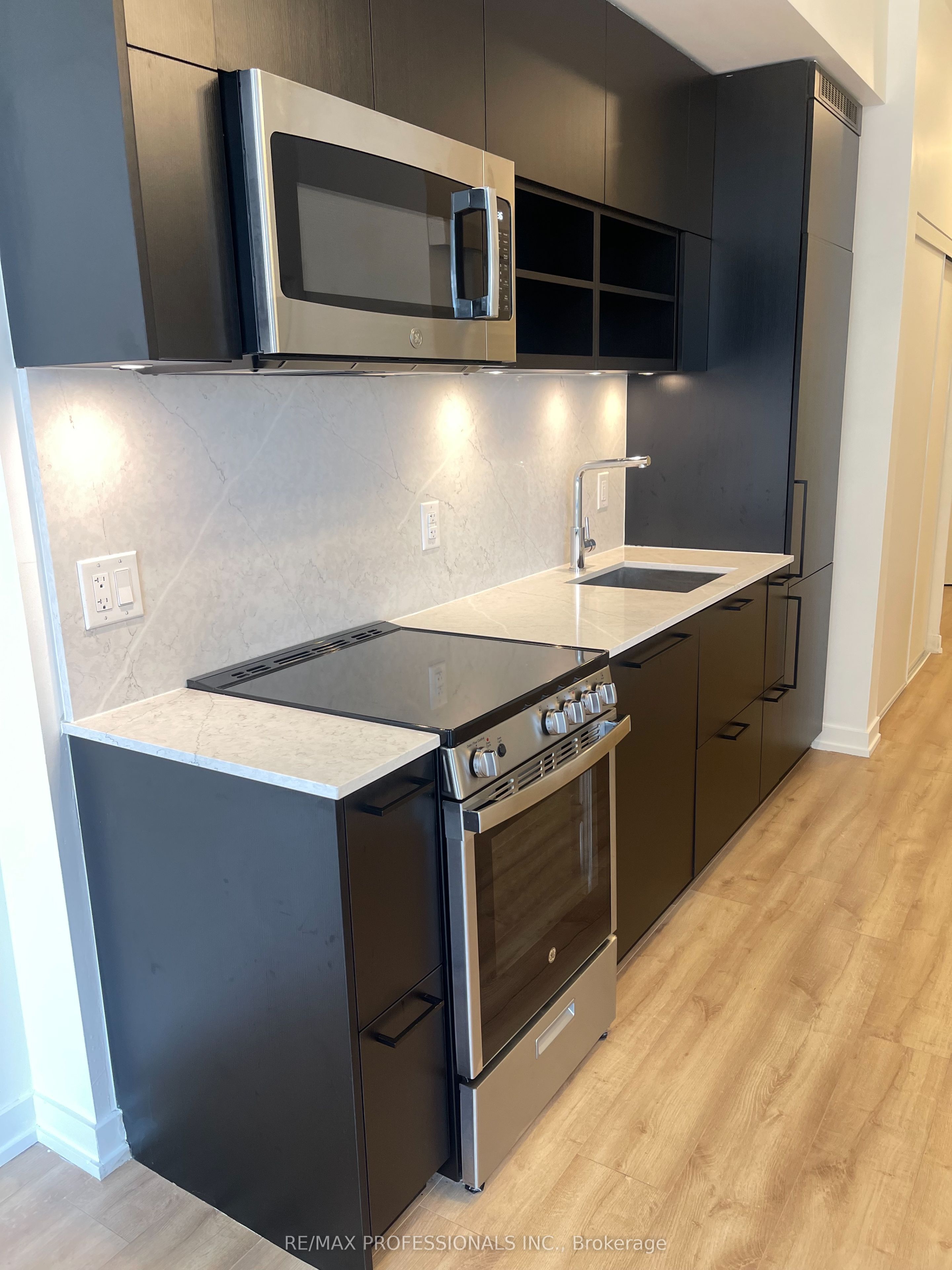 #710 - 135 East Liberty Street Property Photo 8