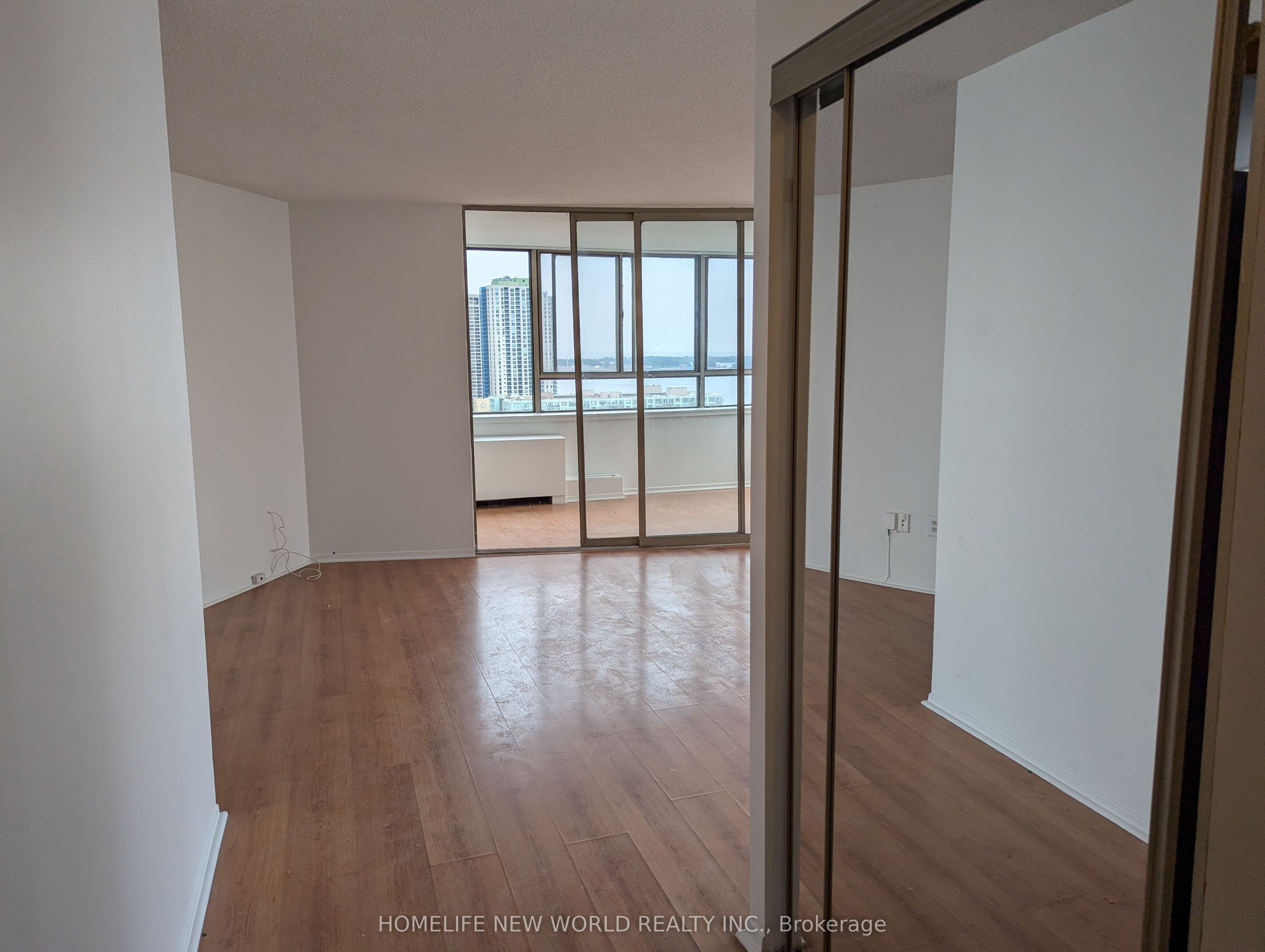 #2501 - 270 Queens Quay Property Photo 12