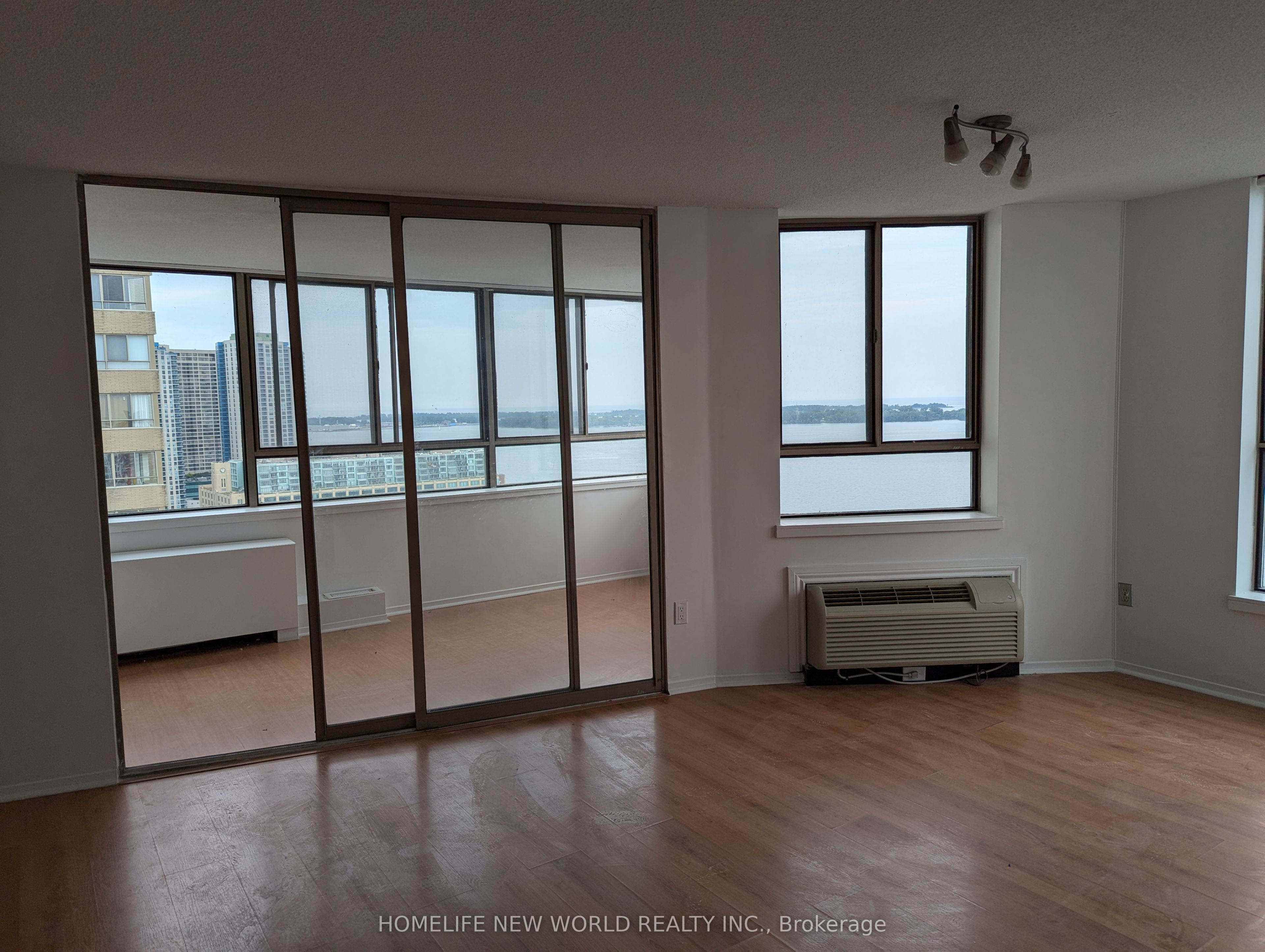 #2501 - 270 Queens Quay Property Photo 13