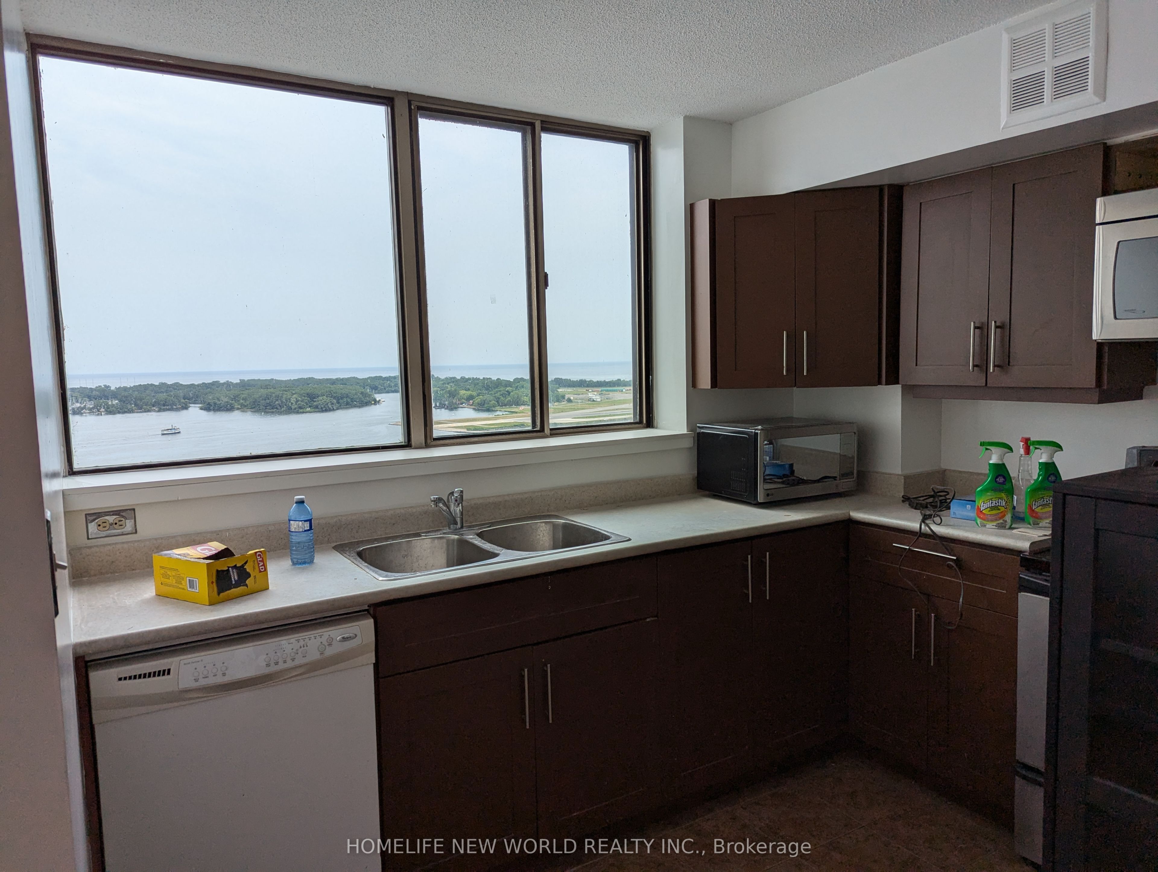 #2501 - 270 Queens Quay Property Photo 14