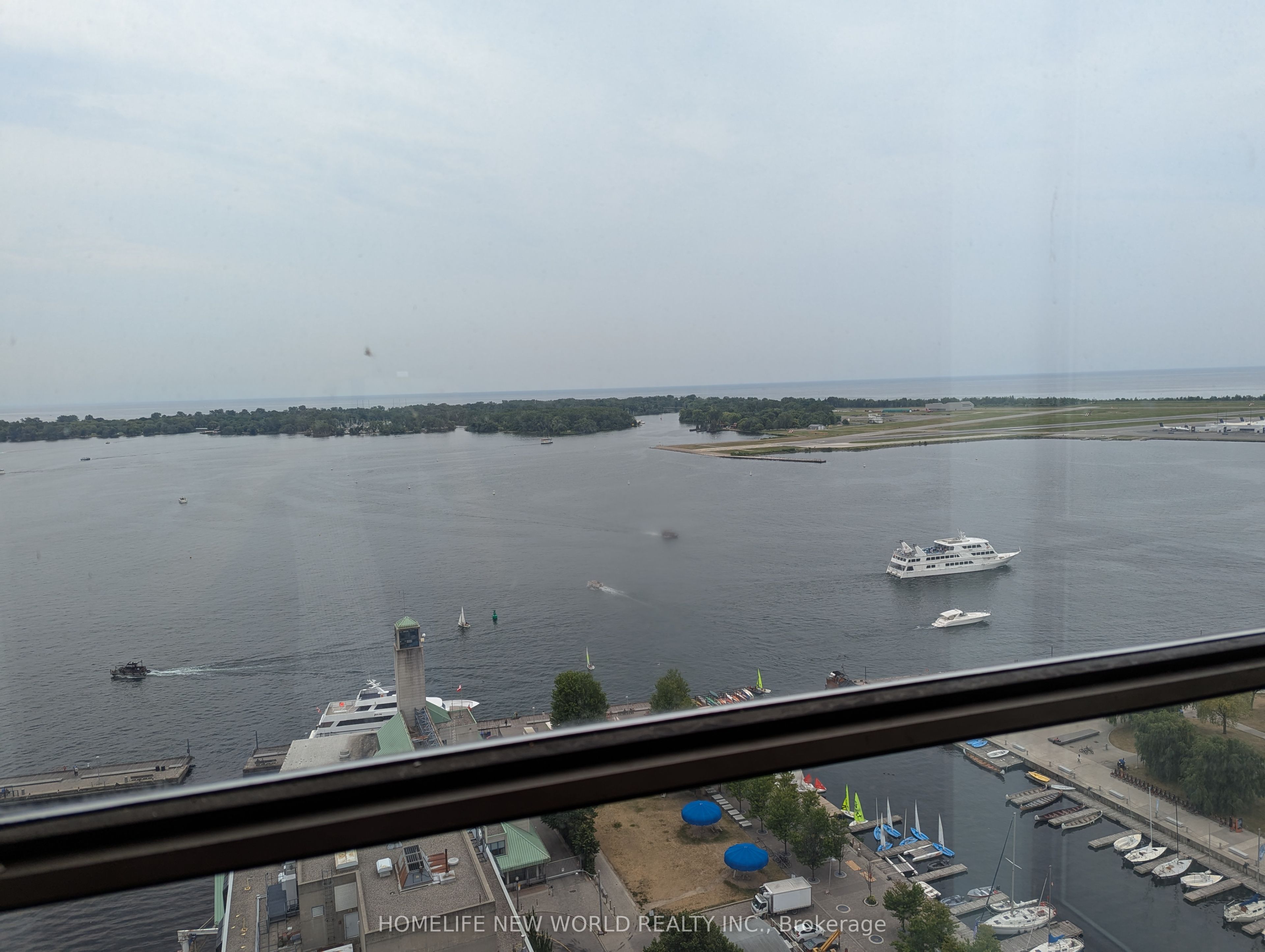 #2501 - 270 Queens Quay Property Photo 17