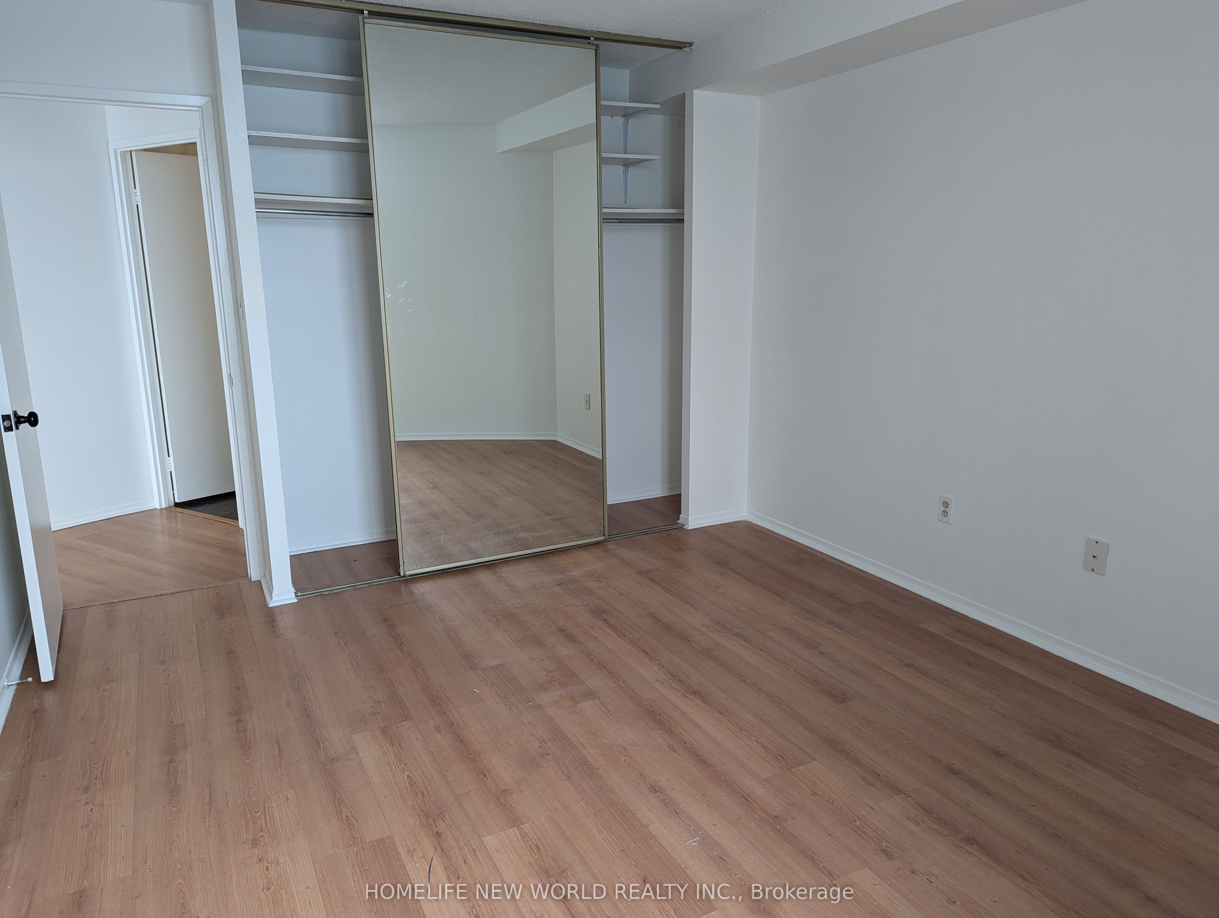 #2501 - 270 Queens Quay Property Photo 23