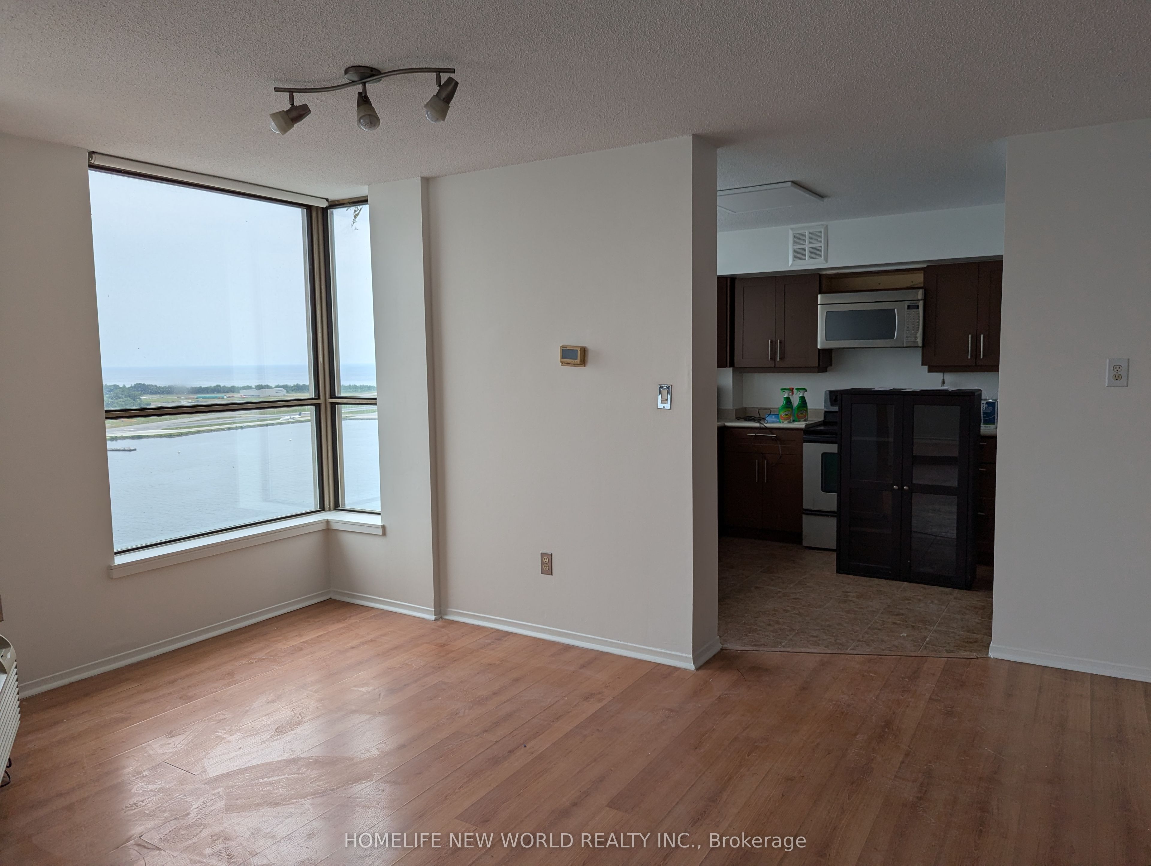 #2501 - 270 Queens Quay Property Photo 26