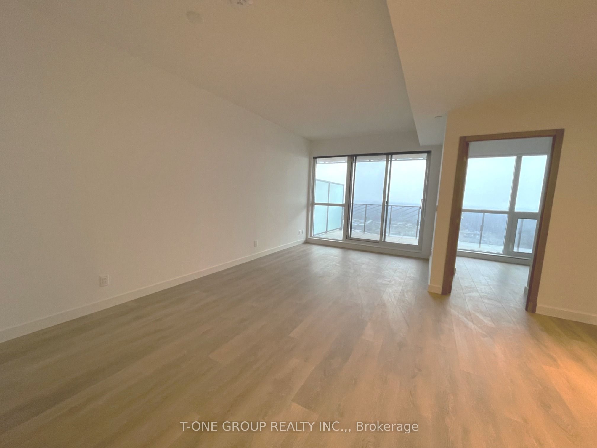 #1708 - 25 Mcmahon Drive Property Photo 3