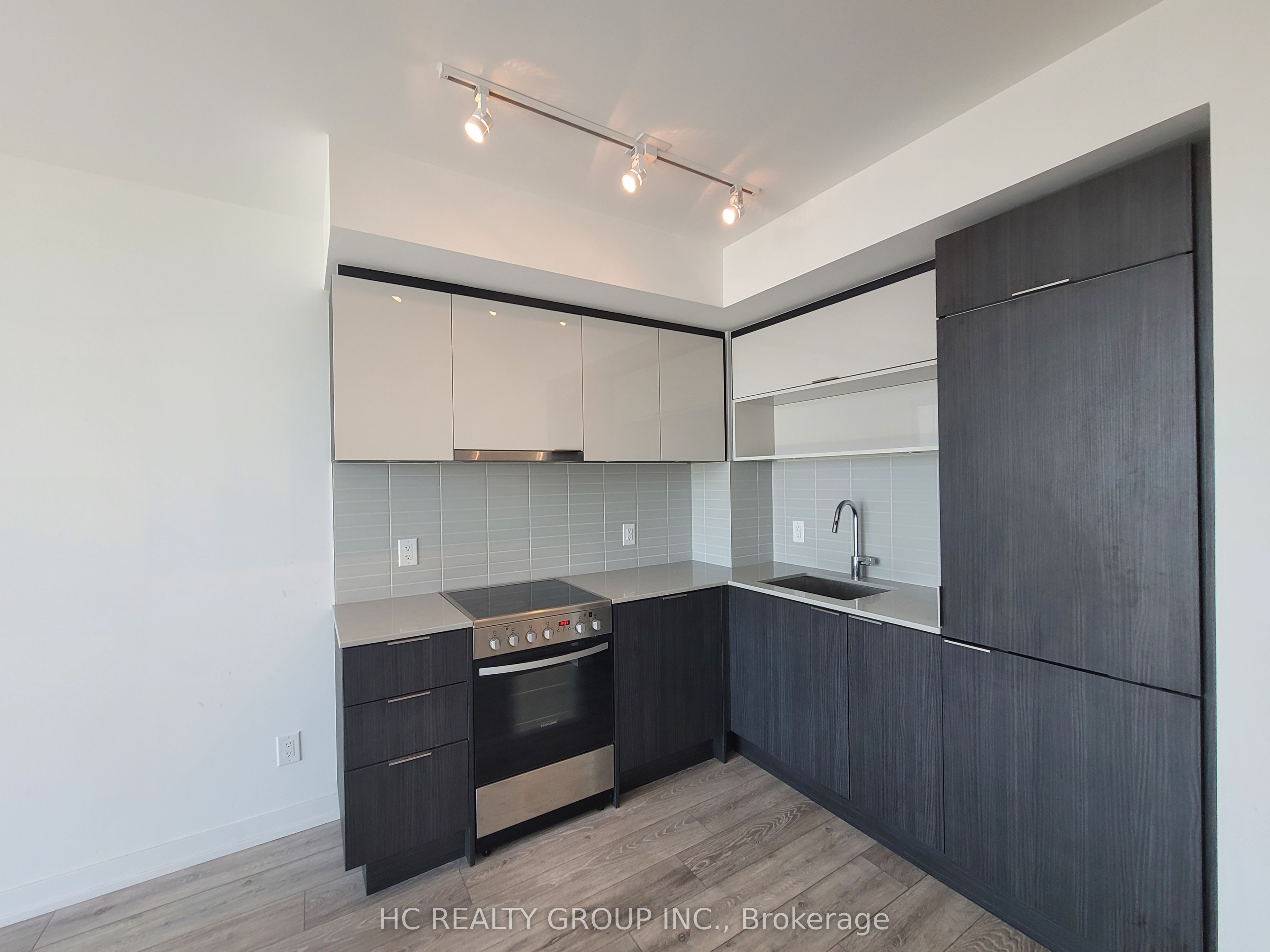 #ph 04 - 159 Wellesley Street Property Photo 8