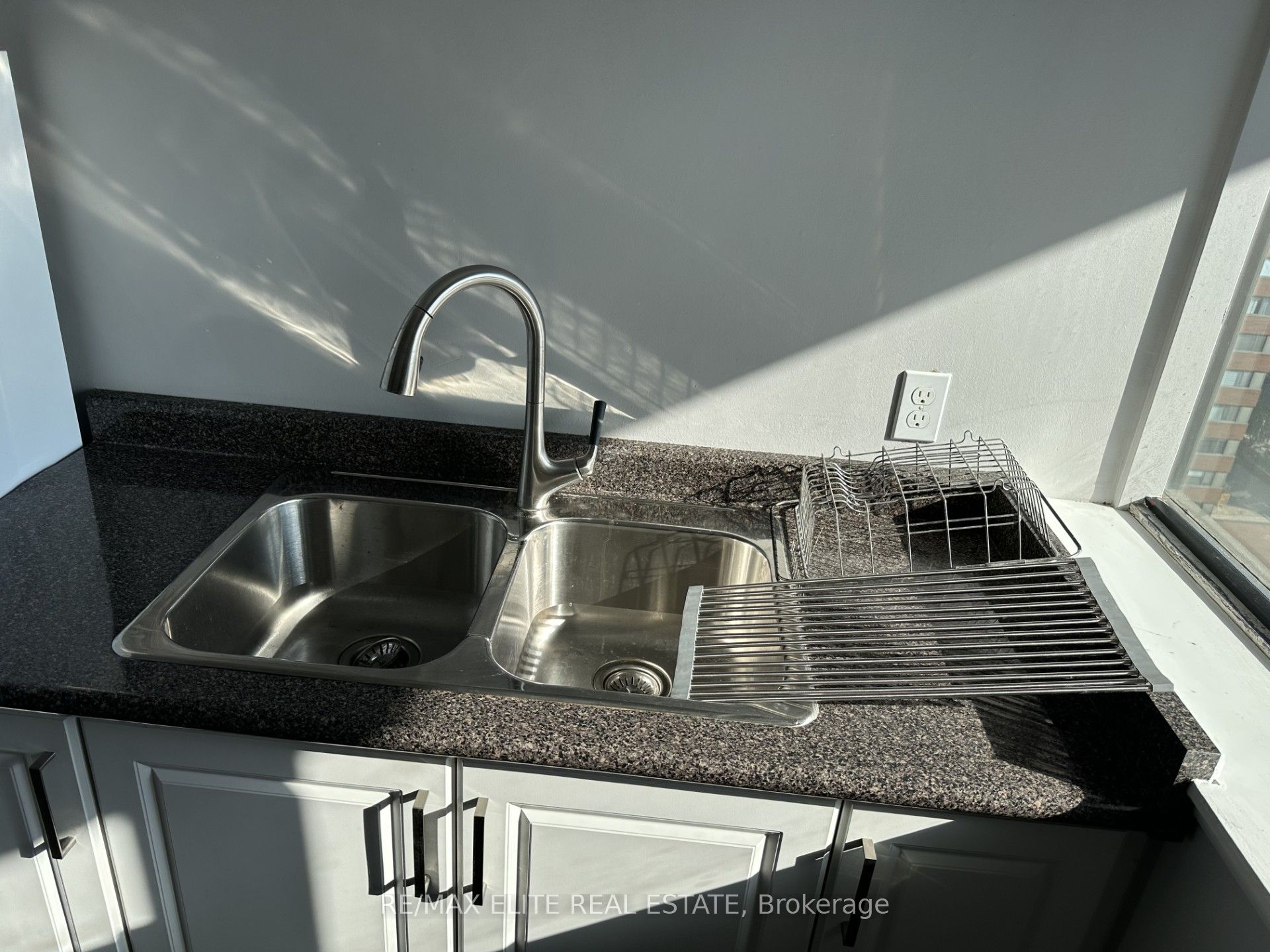 914 Yonge Street 1212 Property Photo 10