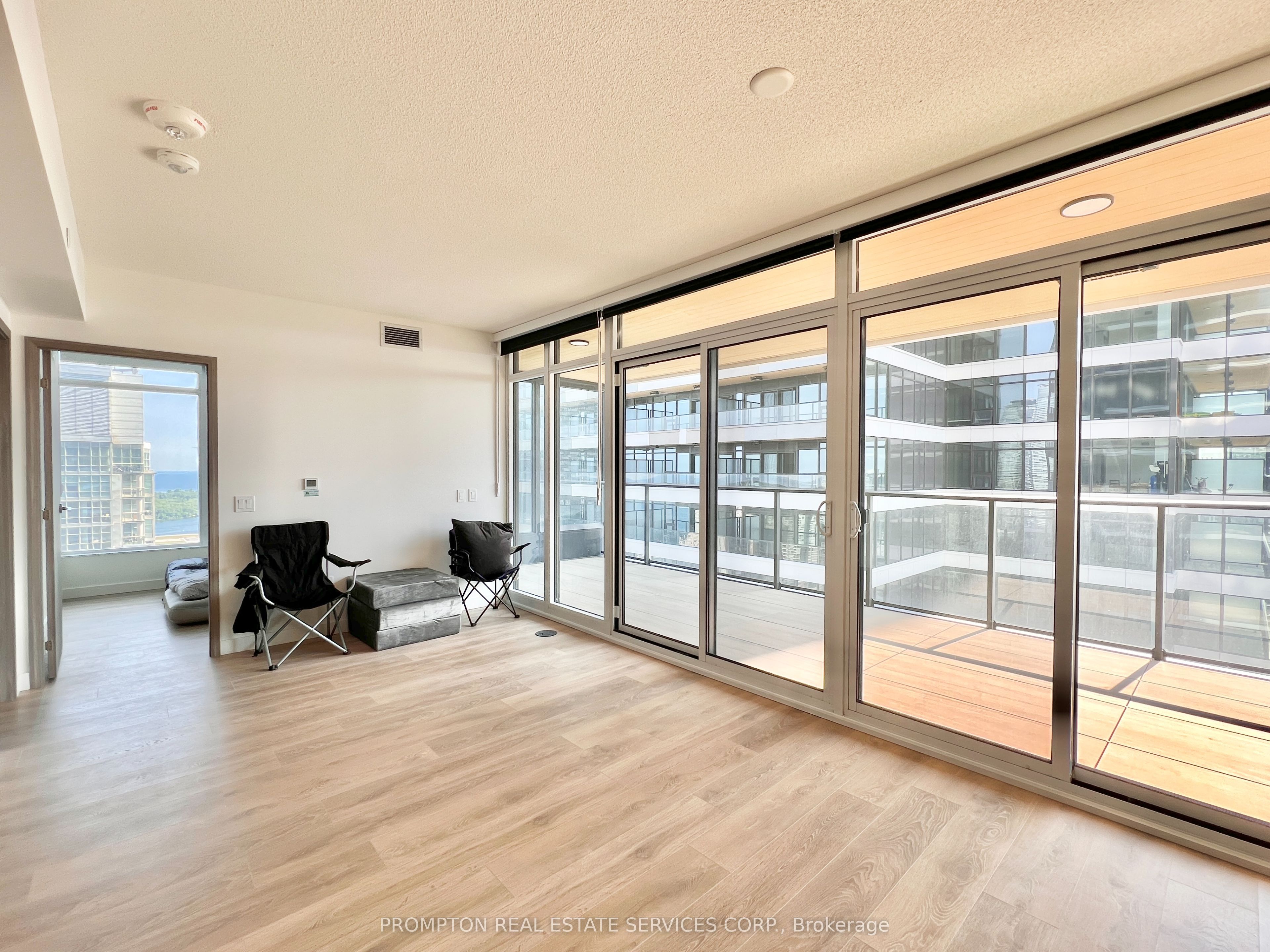 #4110 - 1 Concord Cityplace Way Property Photo 5