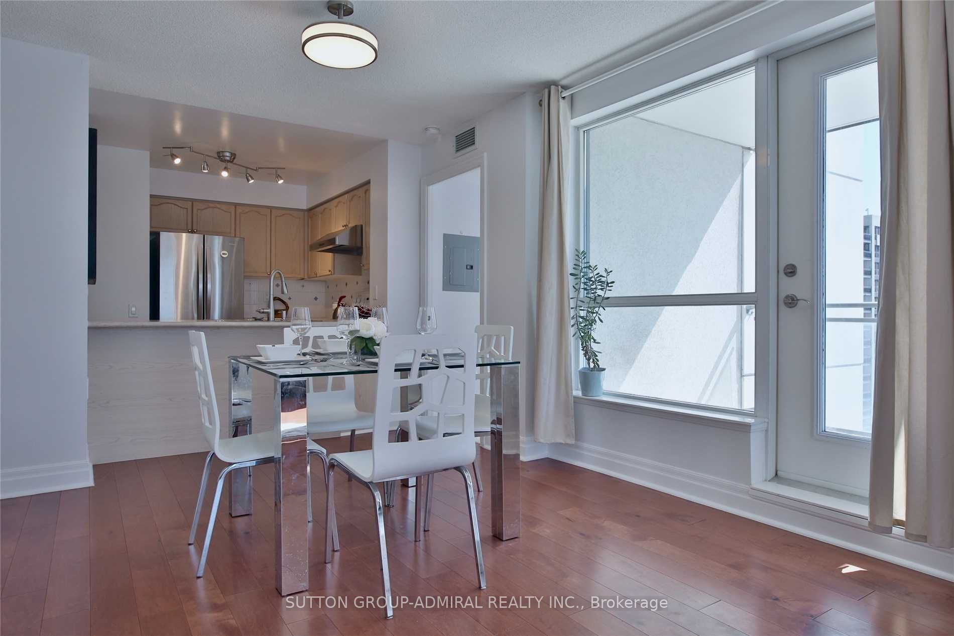 #1206 - 21 Hillcrest Avenue Property Photo 8