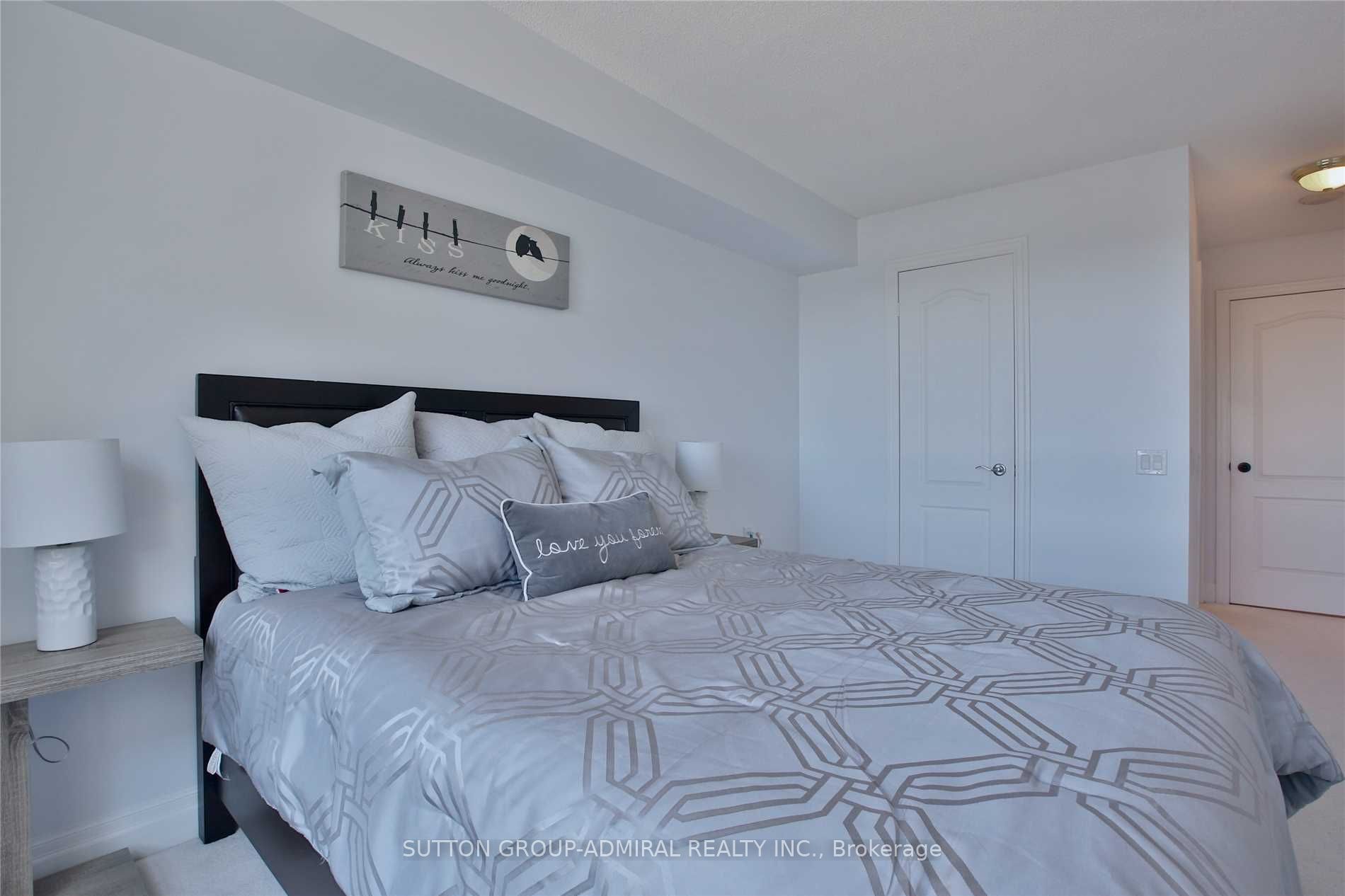 #1206 - 21 Hillcrest Avenue Property Photo 10