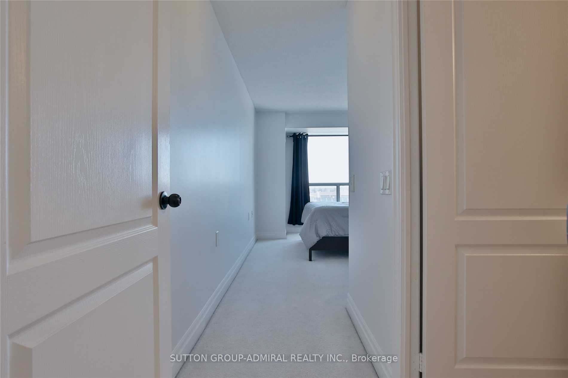#1206 - 21 Hillcrest Avenue Property Photo 11