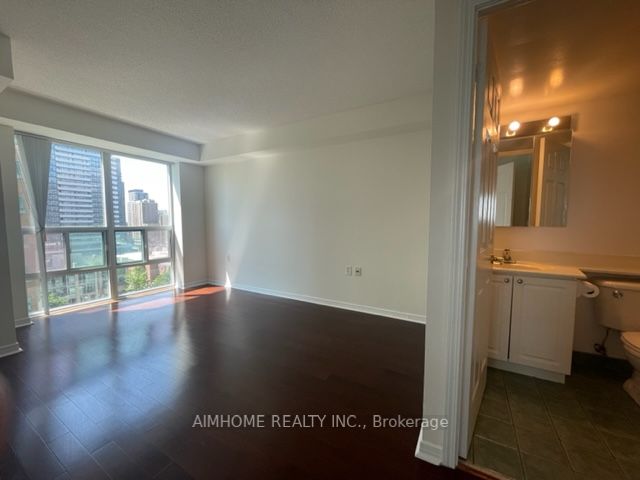 #1002 - 26 Olive Avenue Property Photo 9