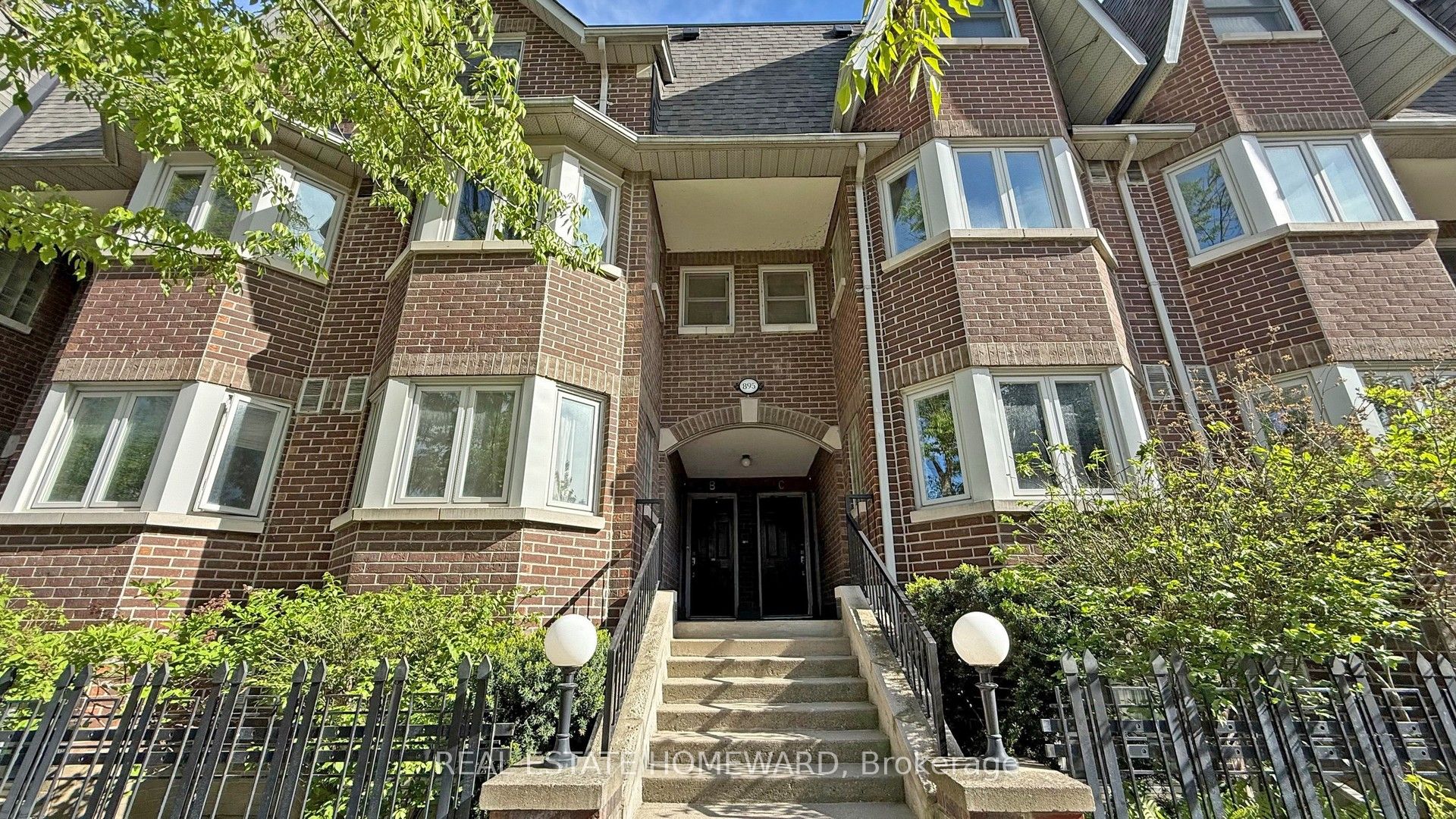 #b - 895 Adelaide Street Property Photo 2