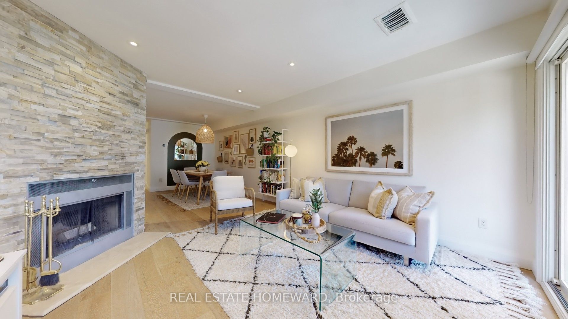 #b - 895 Adelaide Street Property Photo 3