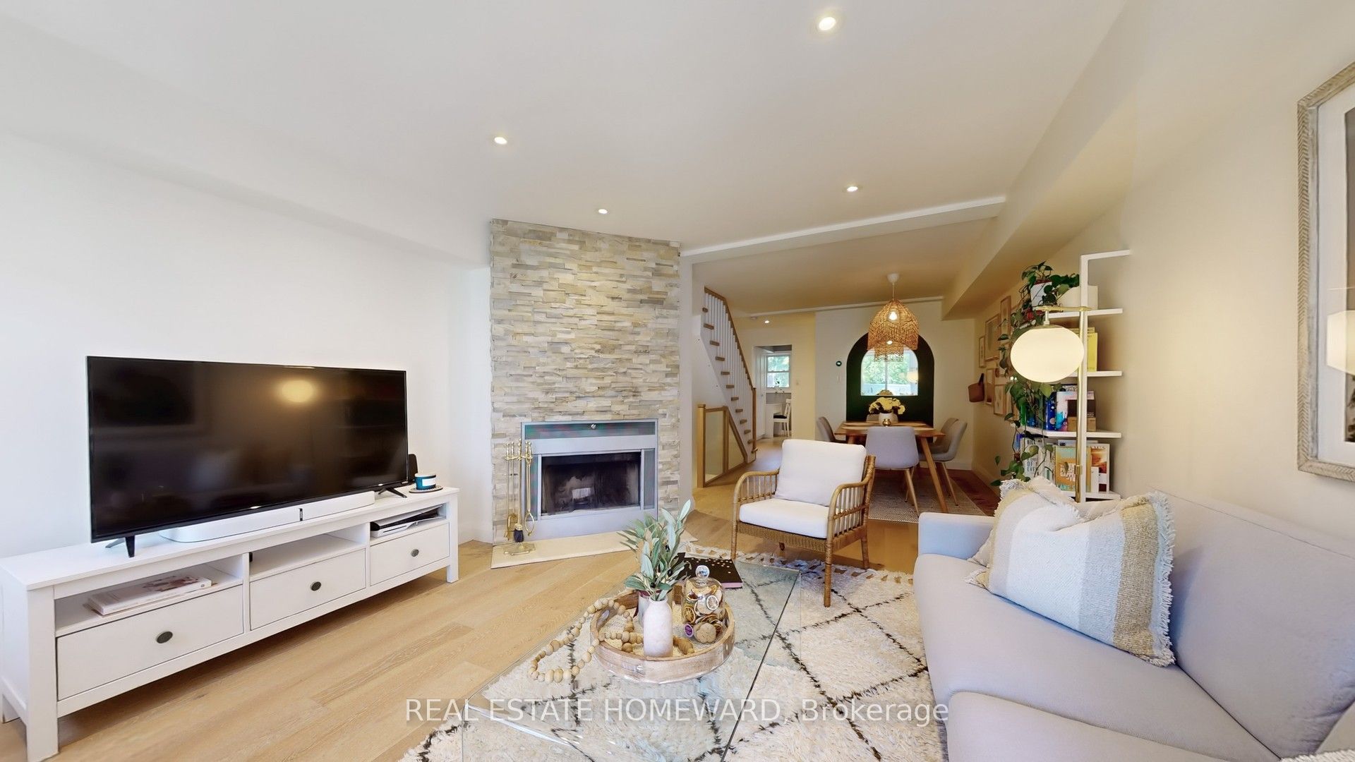 #b - 895 Adelaide Street Property Photo 6
