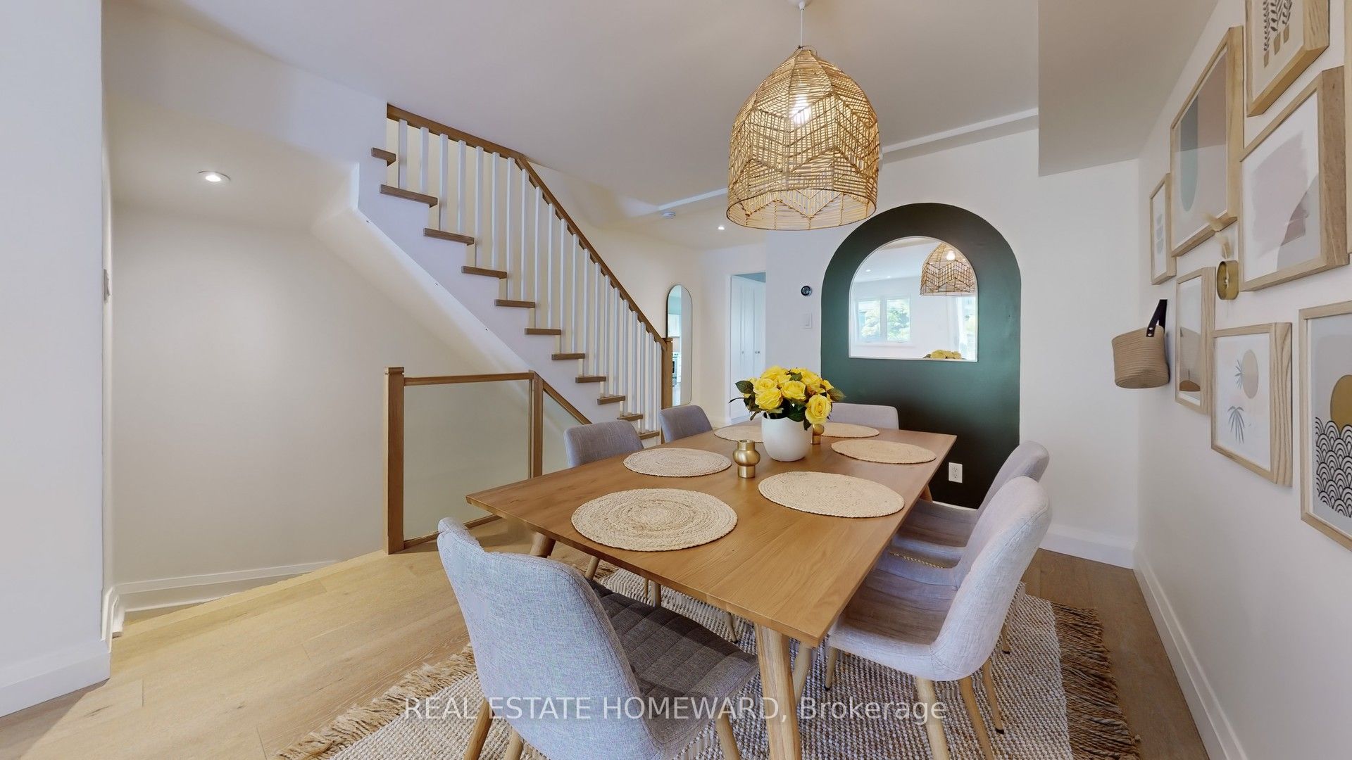 #b - 895 Adelaide Street Property Photo 9