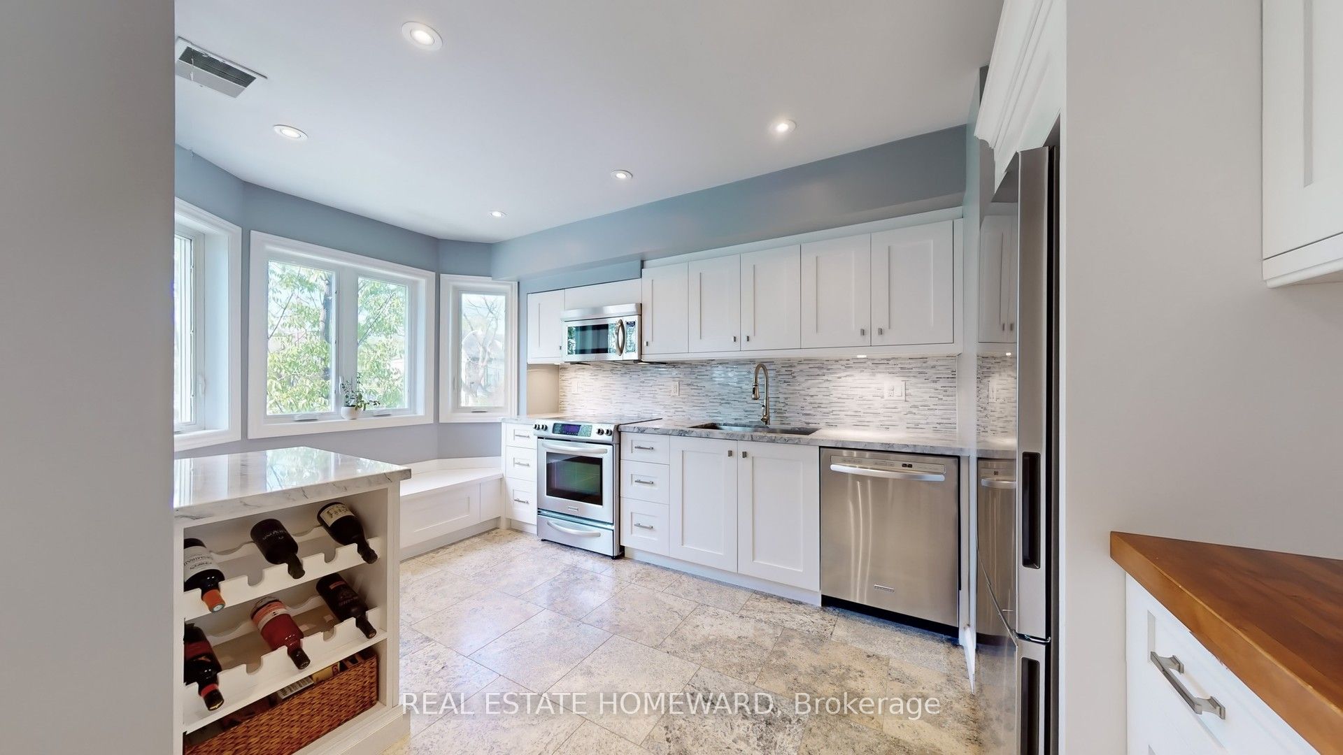 #b - 895 Adelaide Street Property Photo 12
