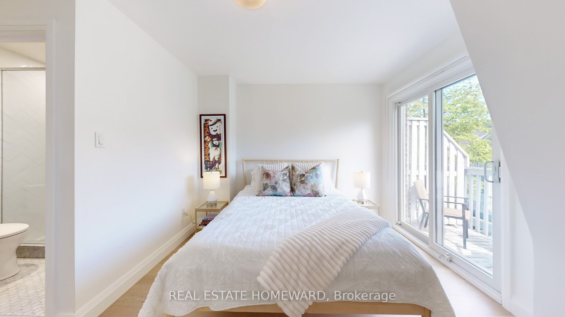 #b - 895 Adelaide Street Property Photo 23