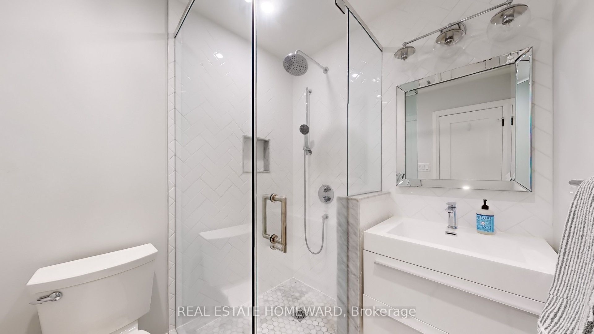 #b - 895 Adelaide Street Property Photo 24