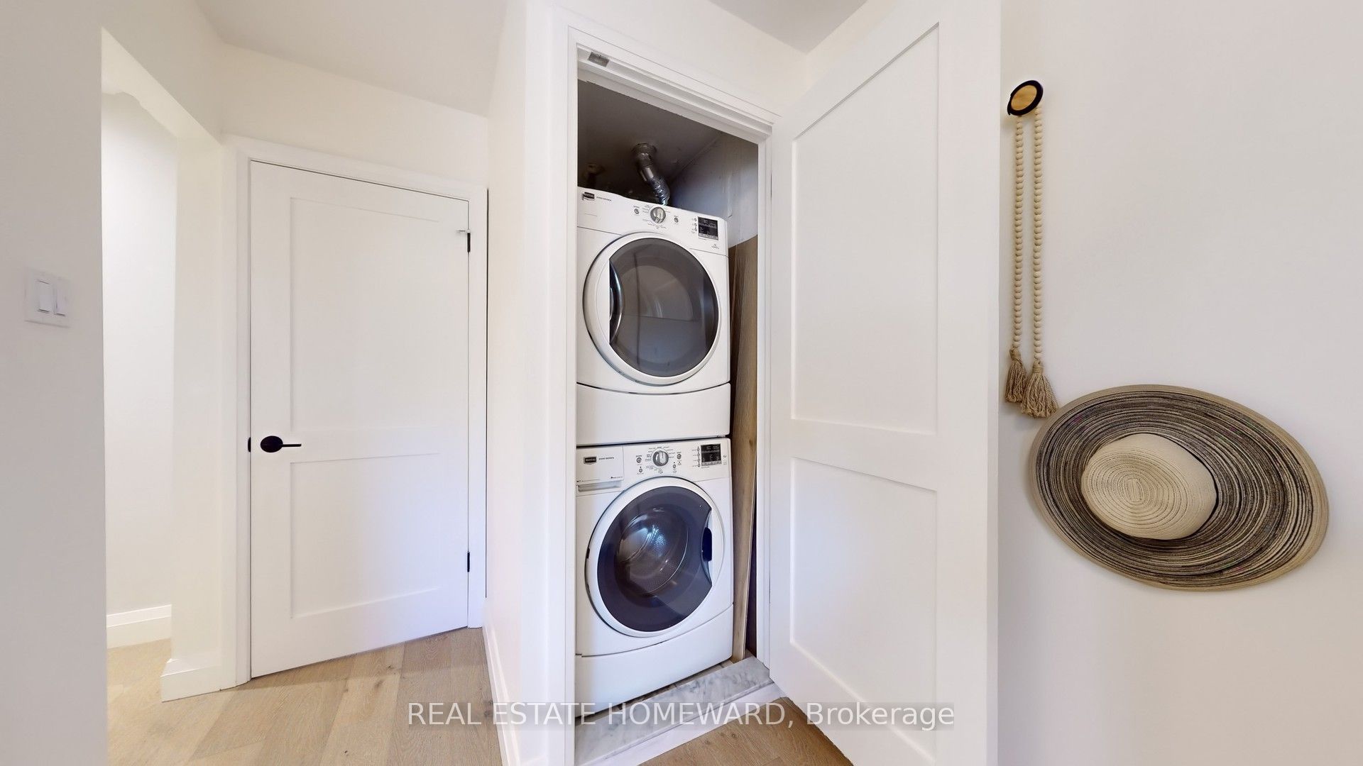 #b - 895 Adelaide Street Property Photo 25