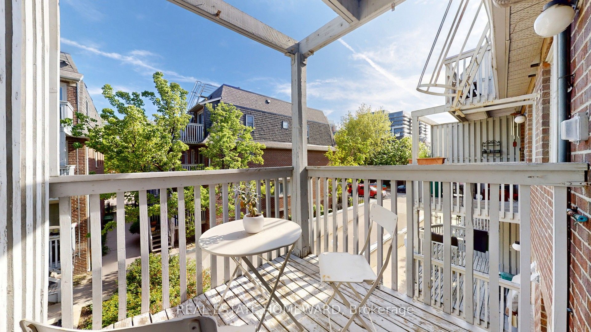 #b - 895 Adelaide Street Property Photo 26